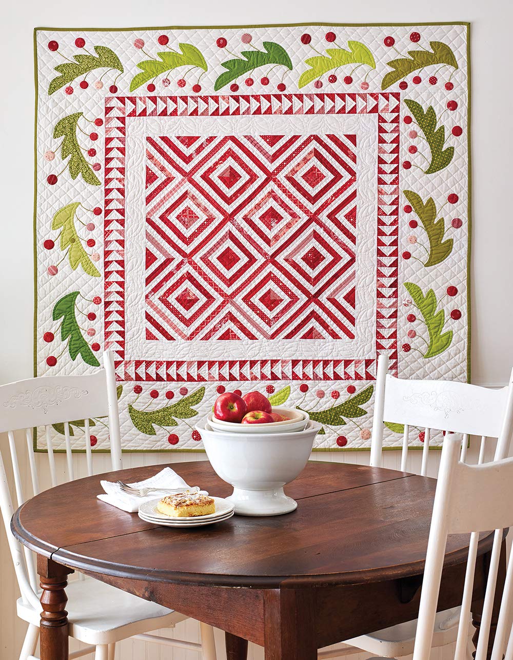 Red & Green Quilts: 14 Classic Quilts with Enduring Appeal used book depot