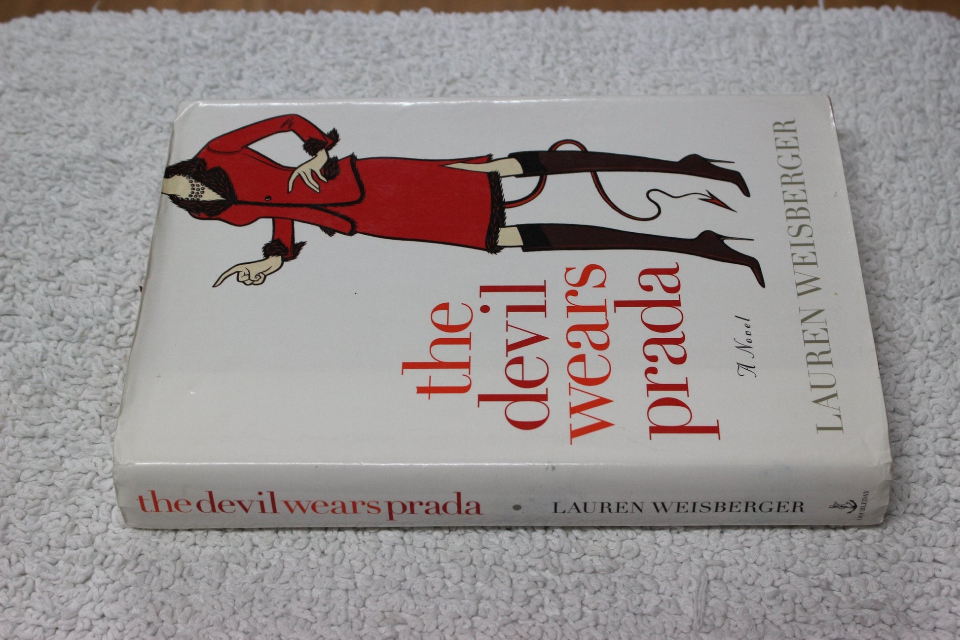 The Devil Wears Prada: A Novel used book depot
