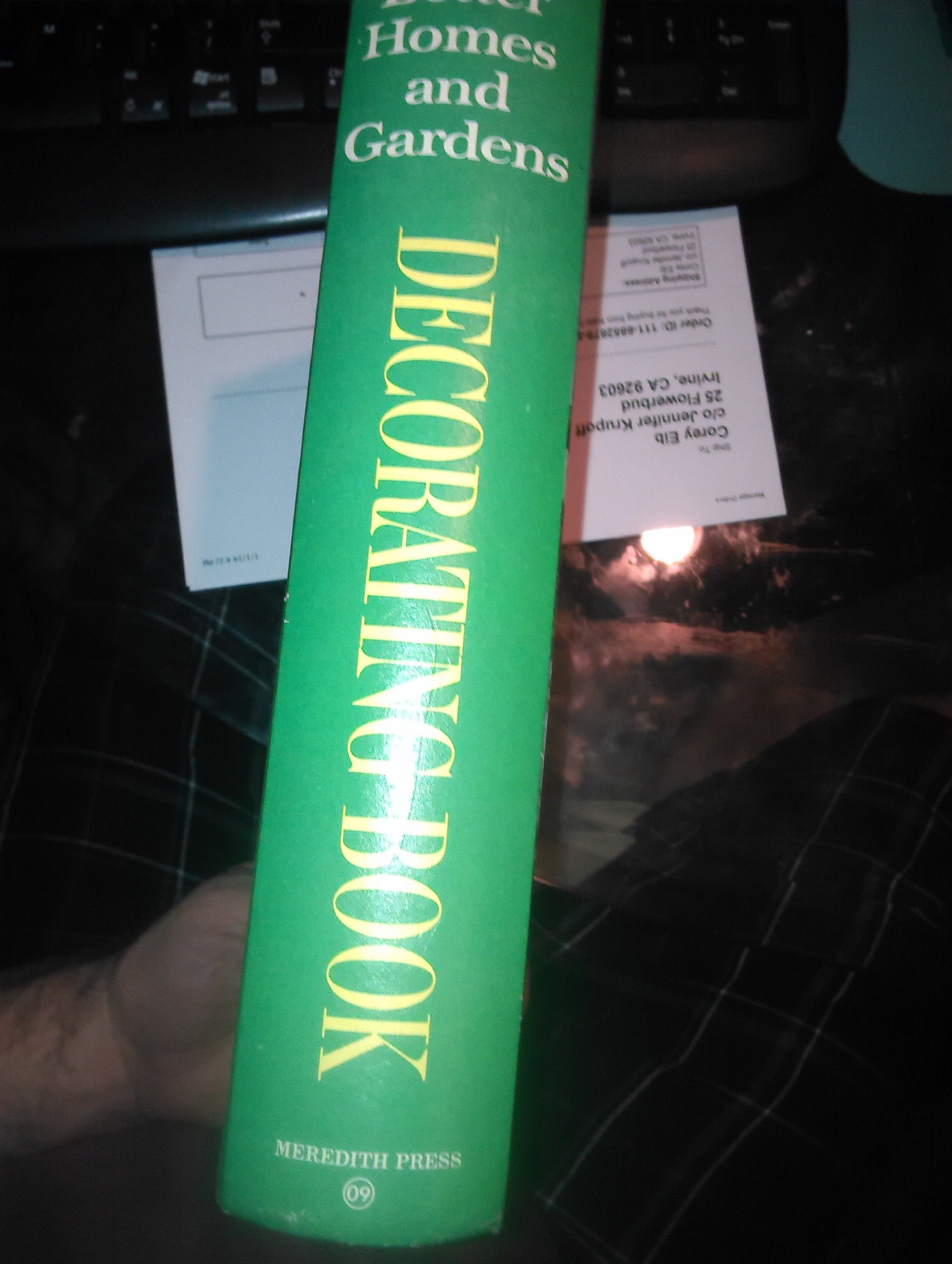 Better Homes and Gardens Decorating Book 1968 used book depot