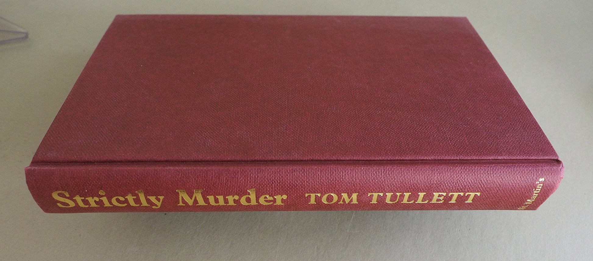 Strictly murder: Famous cases of Scotland Yard's Murder Squad used book depot