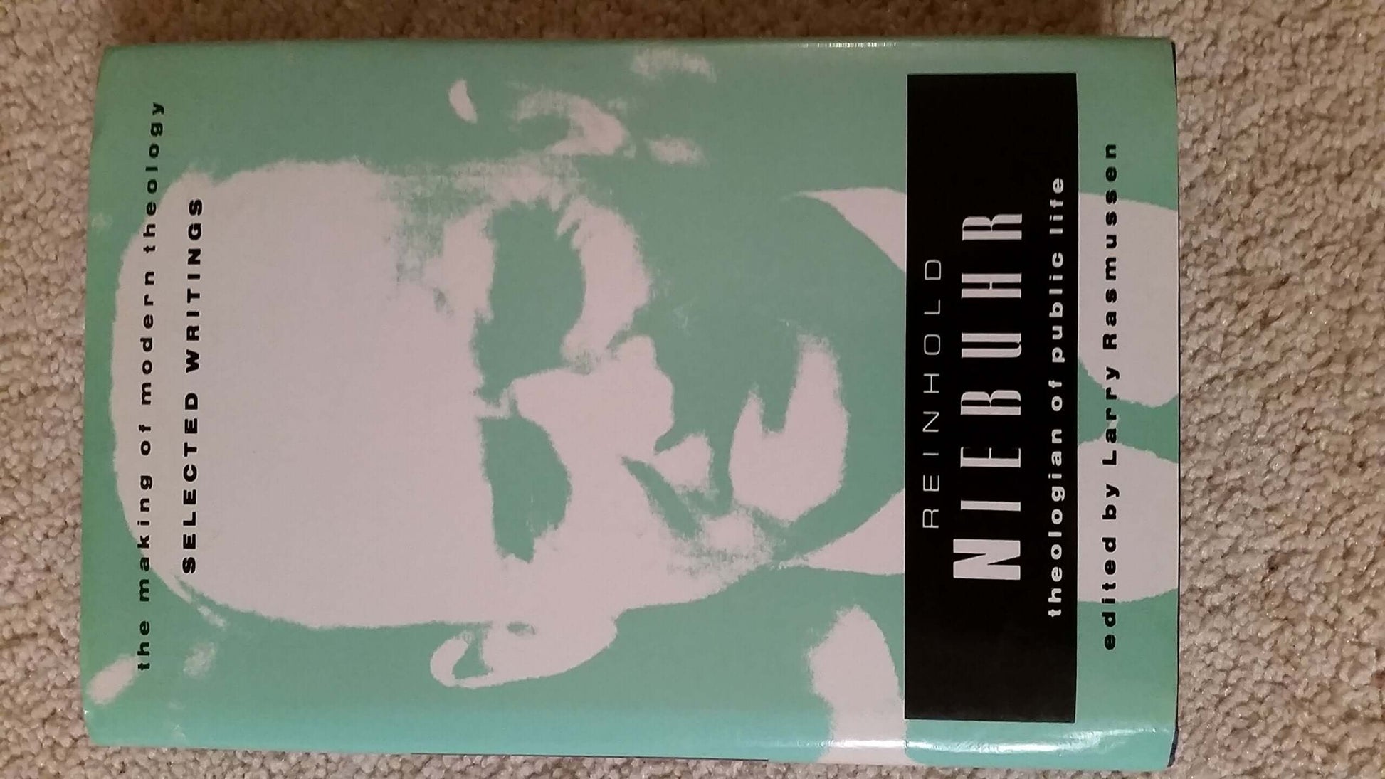 Reinhold Niebuhr: Theologian of Public Life (Making of Modern Theology) used book depot