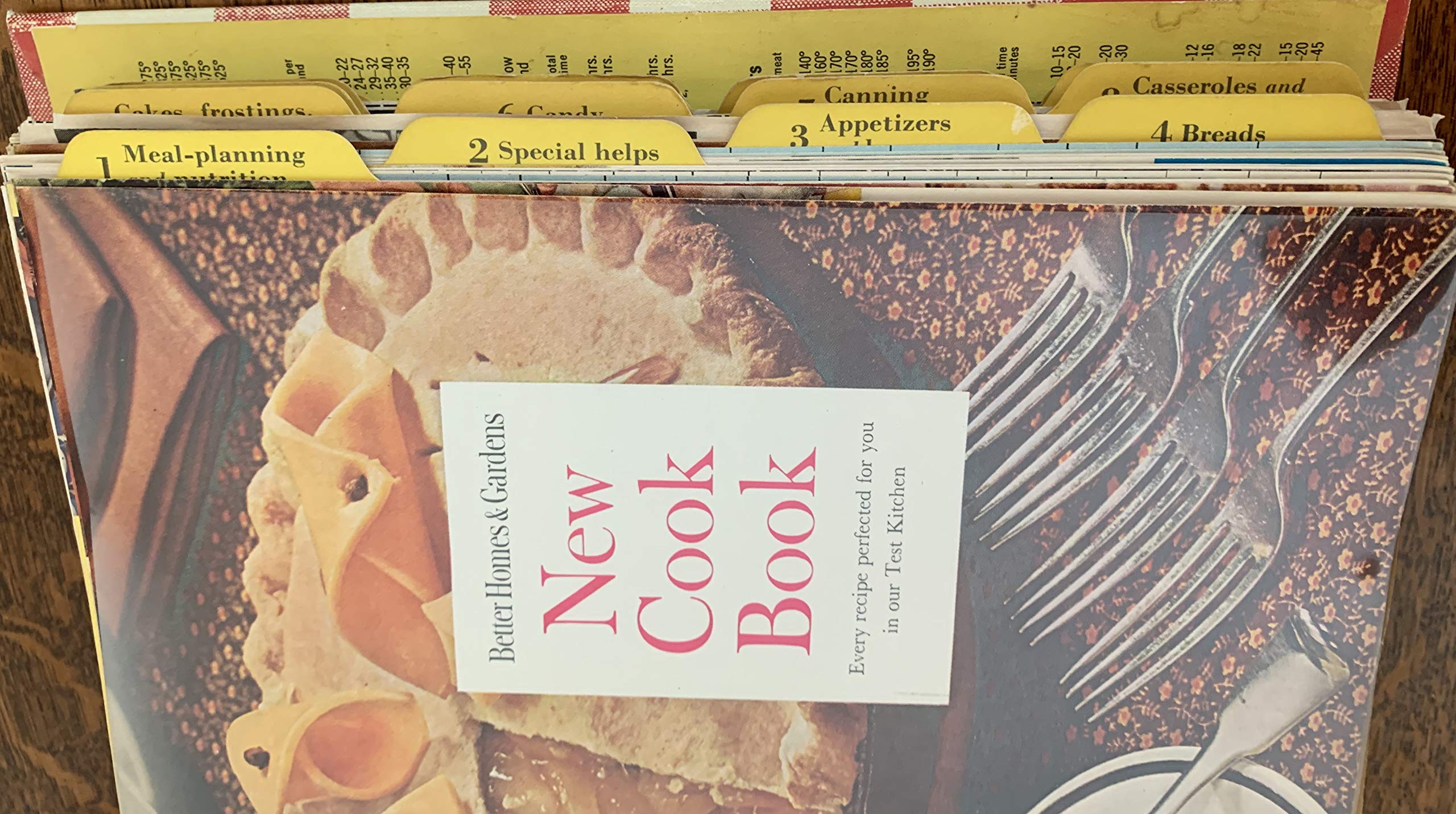 Better Homes & Gardens New Cook Book