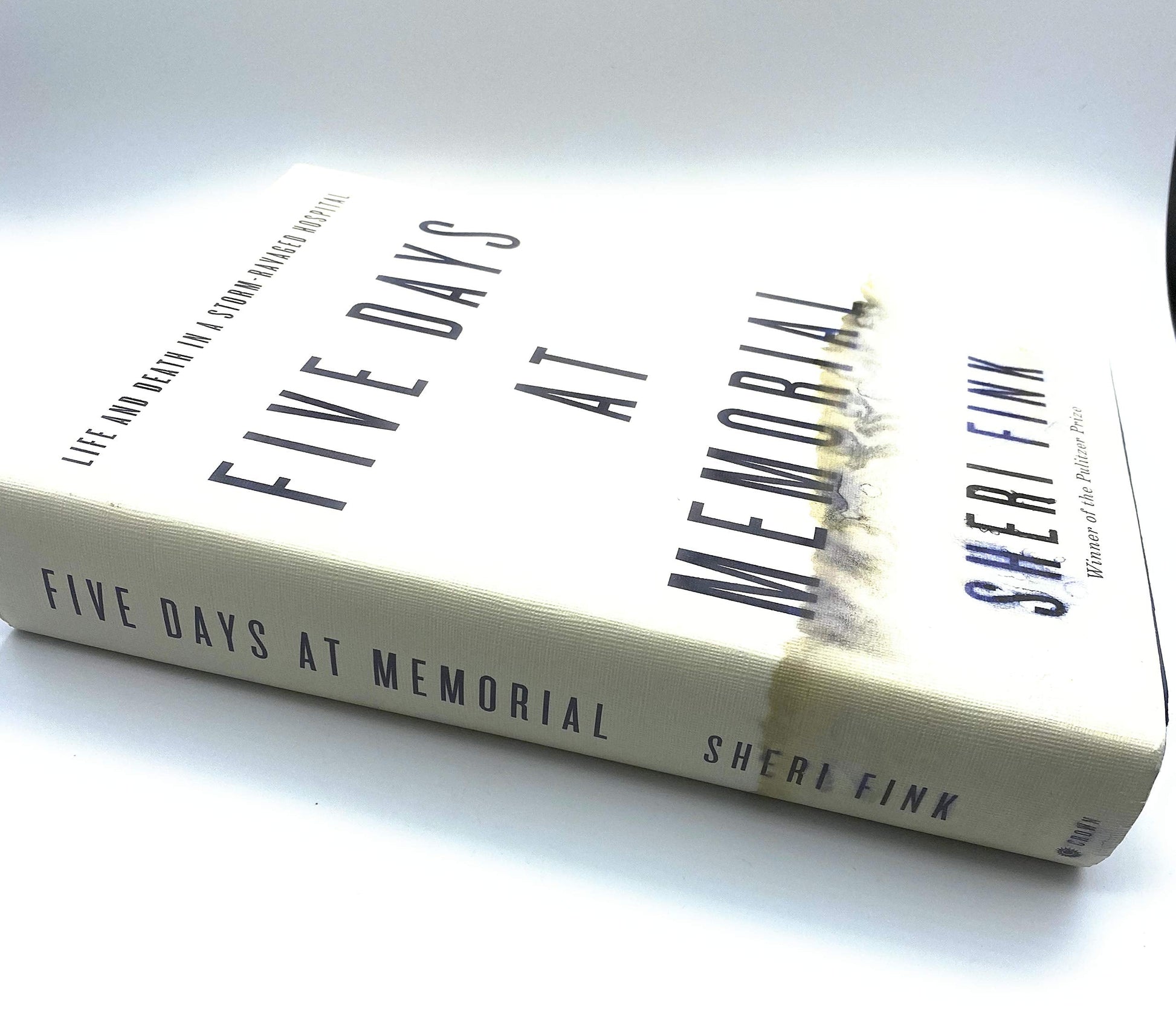 Five Days at Memorial: Life and Death in a Storm-Ravaged Hospital (ALA Notable Books for Adults) used book depot
