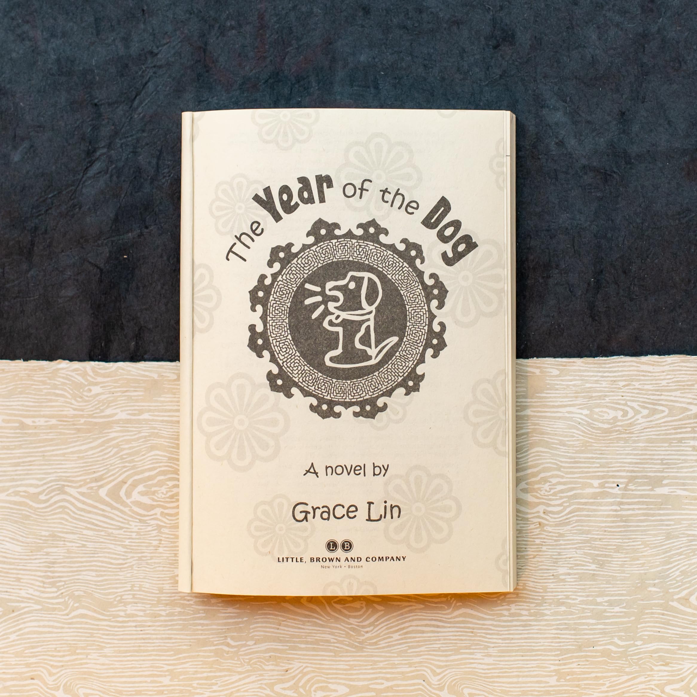 The Year of the Dog (A Pacy Lin Novel, 1) used book depot