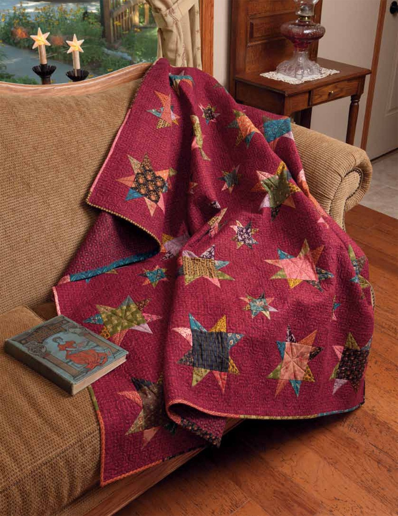 Simple Charm: 12 Scrappy Patchwork and Applique Quilt Patterns used book depot
