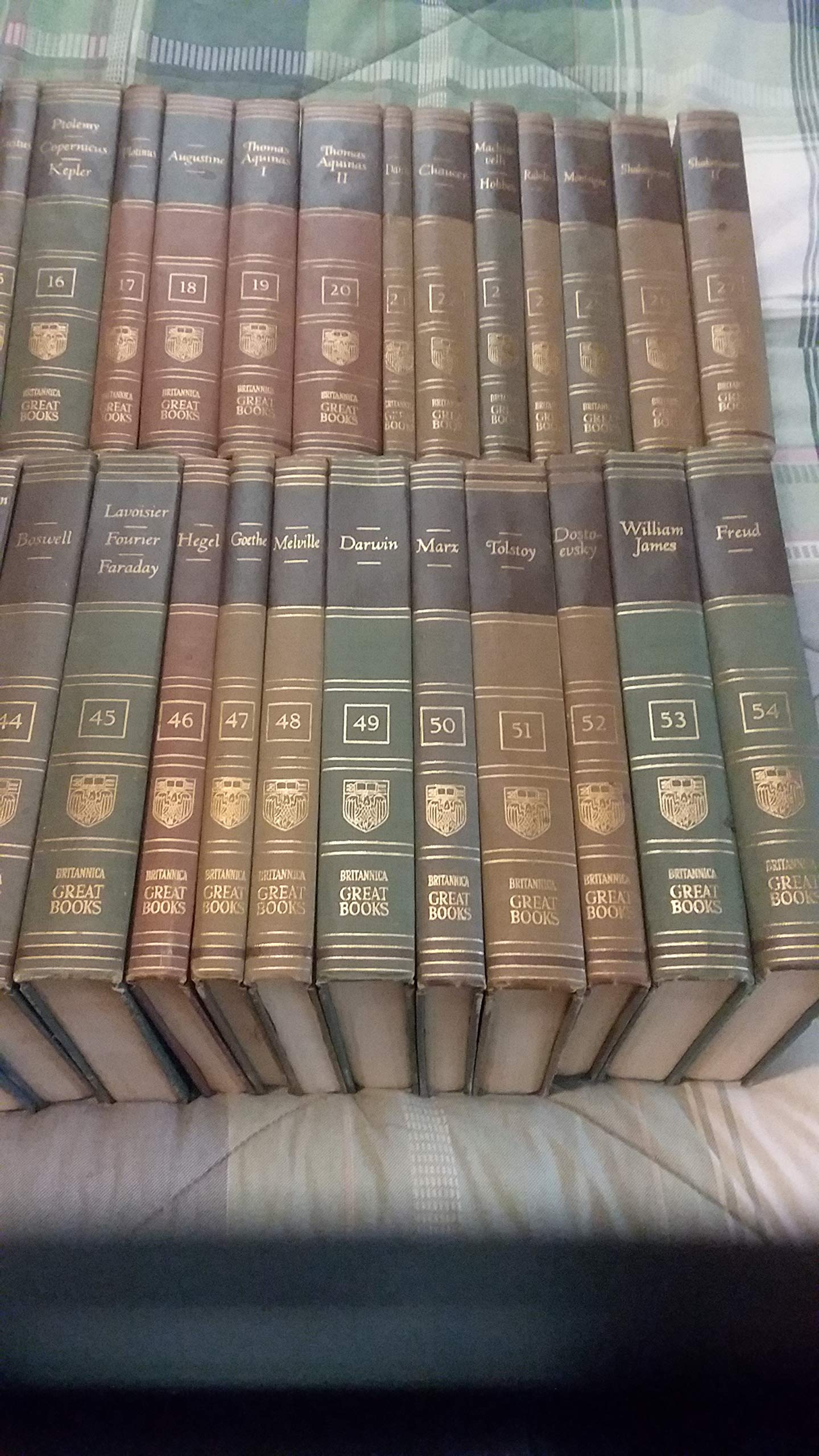 Great Books of the Western World (60 Volume Set) [Hardcover] [Jan 01, 1990] Robert Maynard Hutchins used book depot
