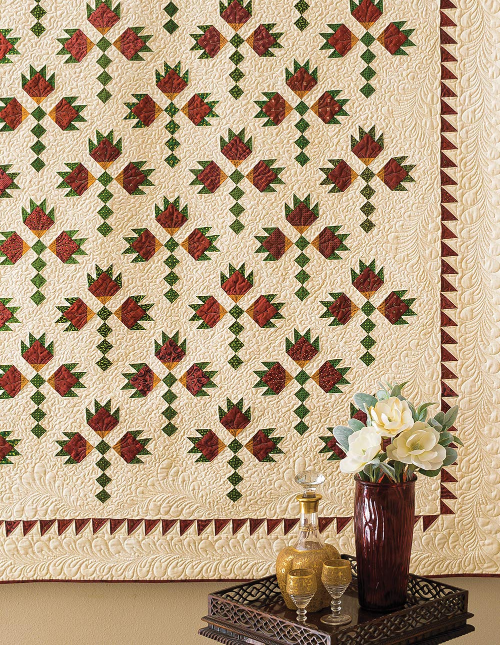 Red & Green Quilts: 14 Classic Quilts with Enduring Appeal used book depot