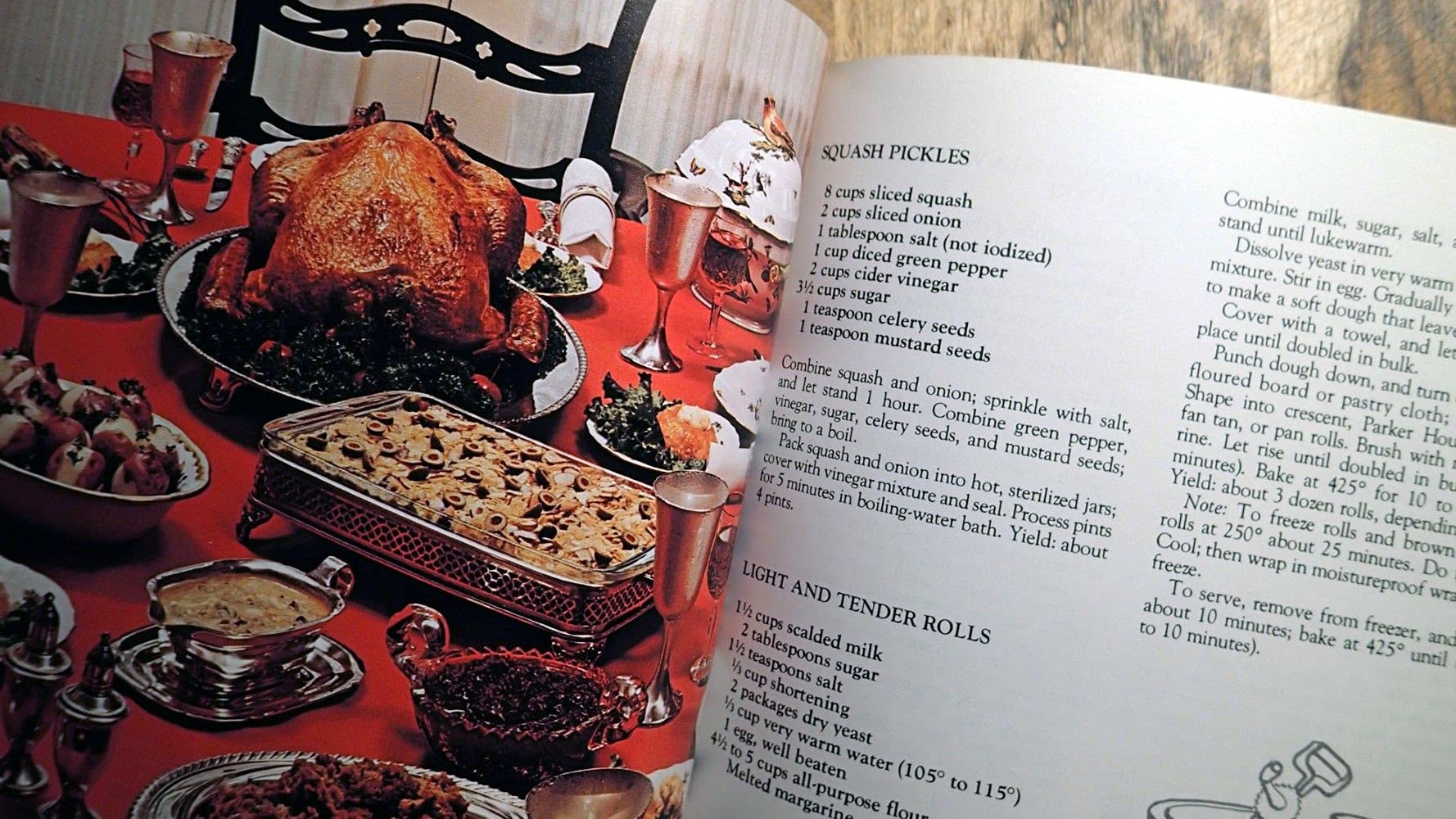 The dinner & supper cookbook: Complete menus, recipes & tips used book depot