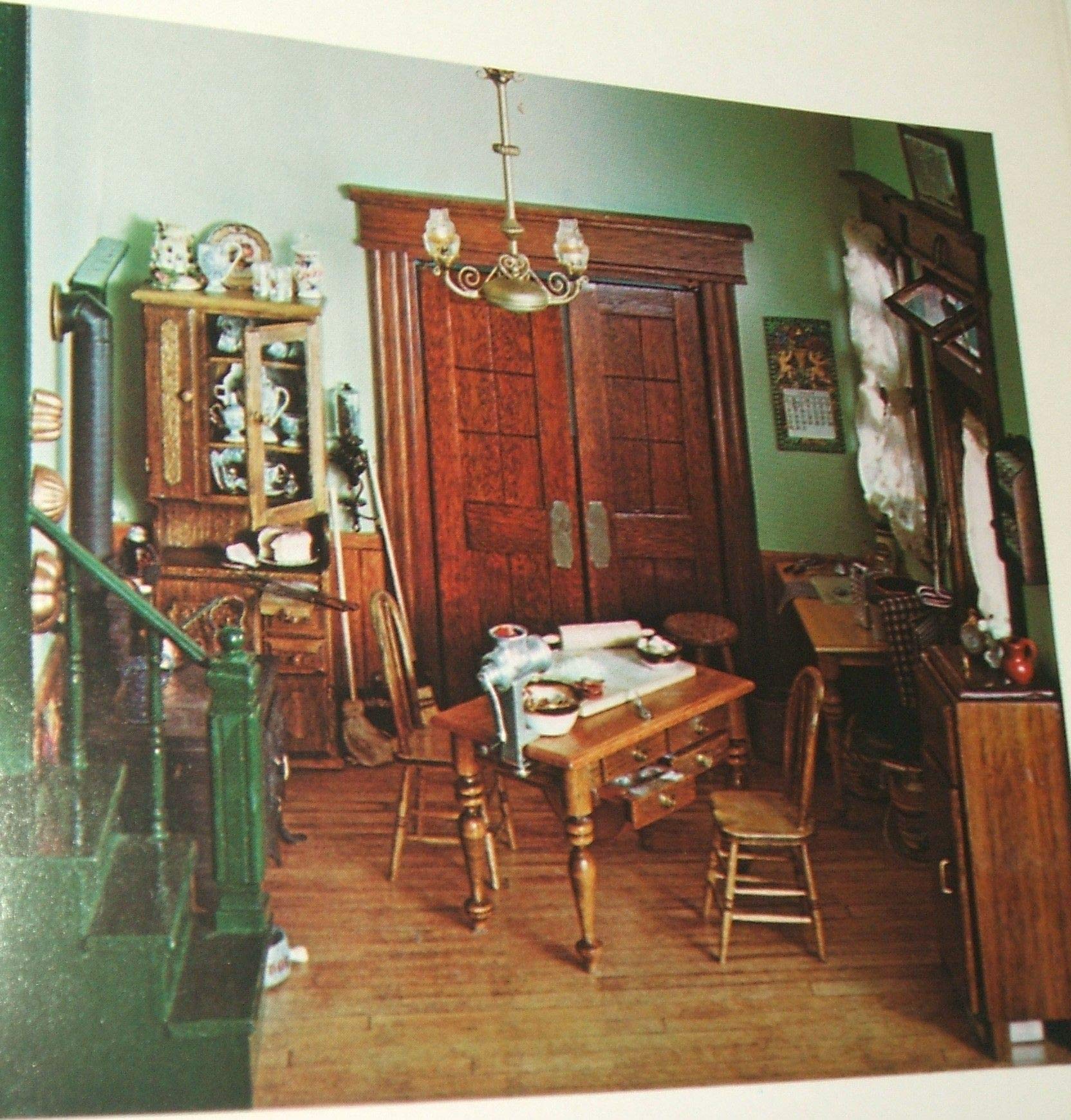 Make Your Own Dollhouses and Dollhouse Miniatures by Marian Maeve O'Brien (1975-05-03) used book depot