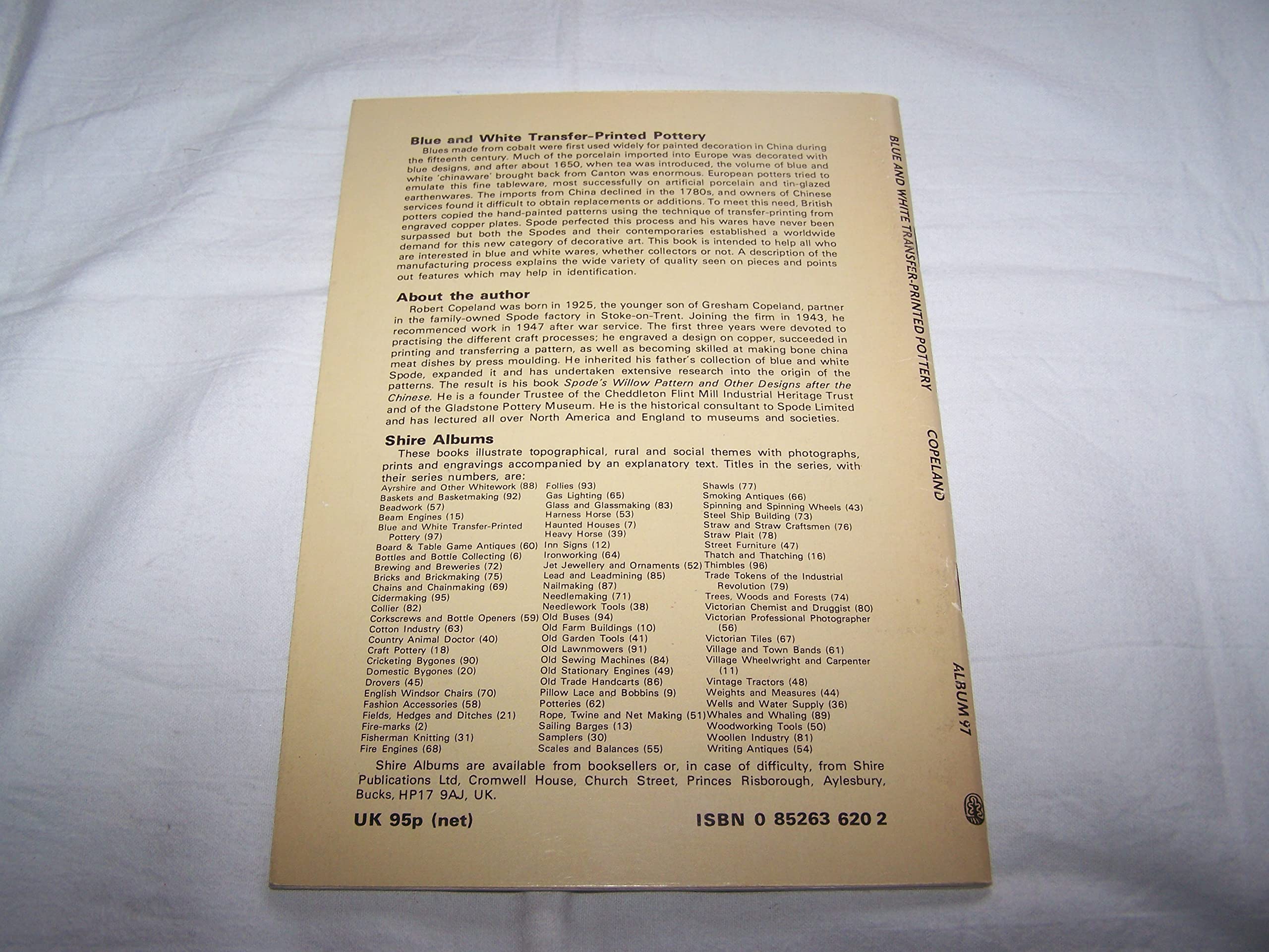 Blue and White Transfer-Printed Pottery (Shire Albums) used book depot