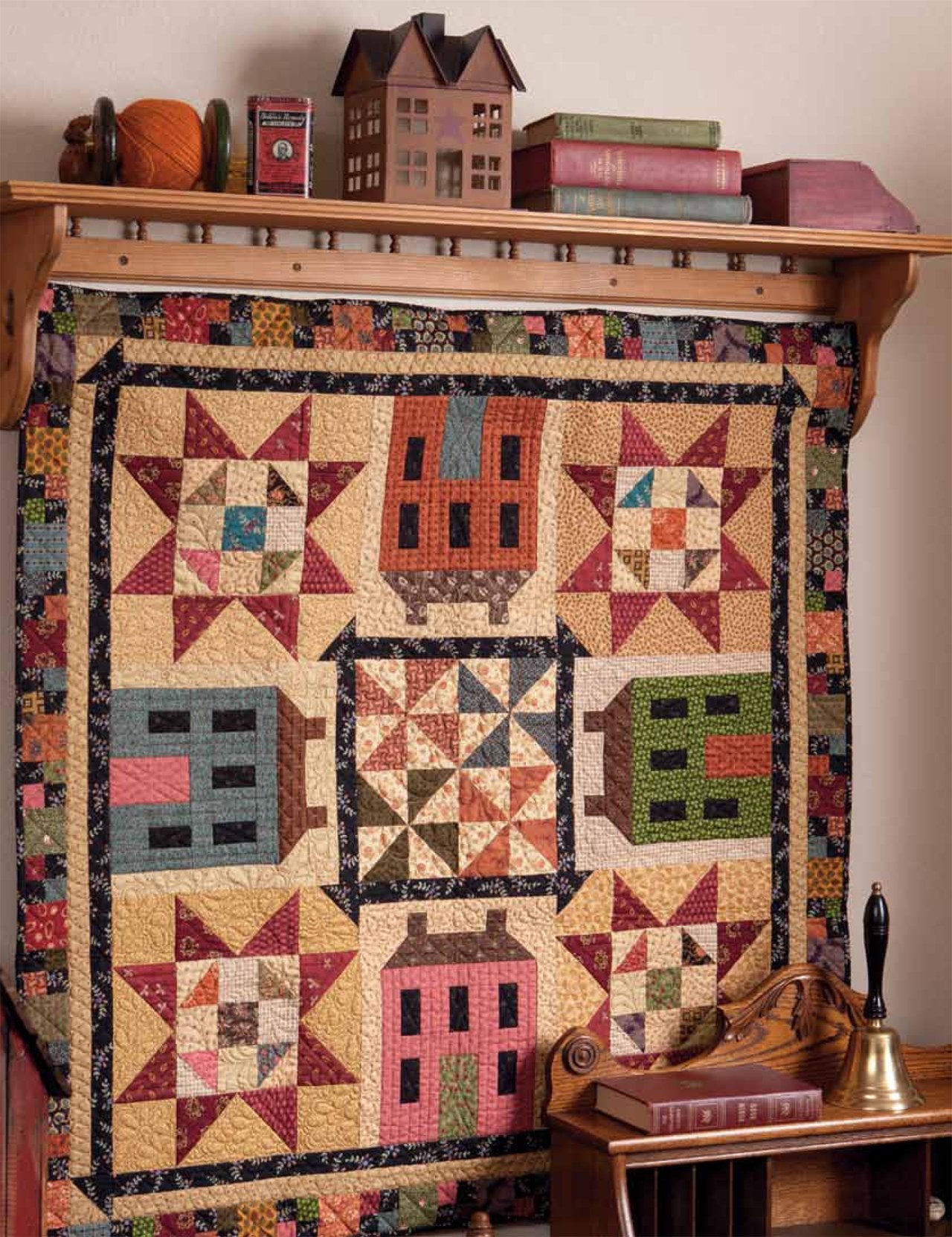 Simple Charm: 12 Scrappy Patchwork and Applique Quilt Patterns used book depot