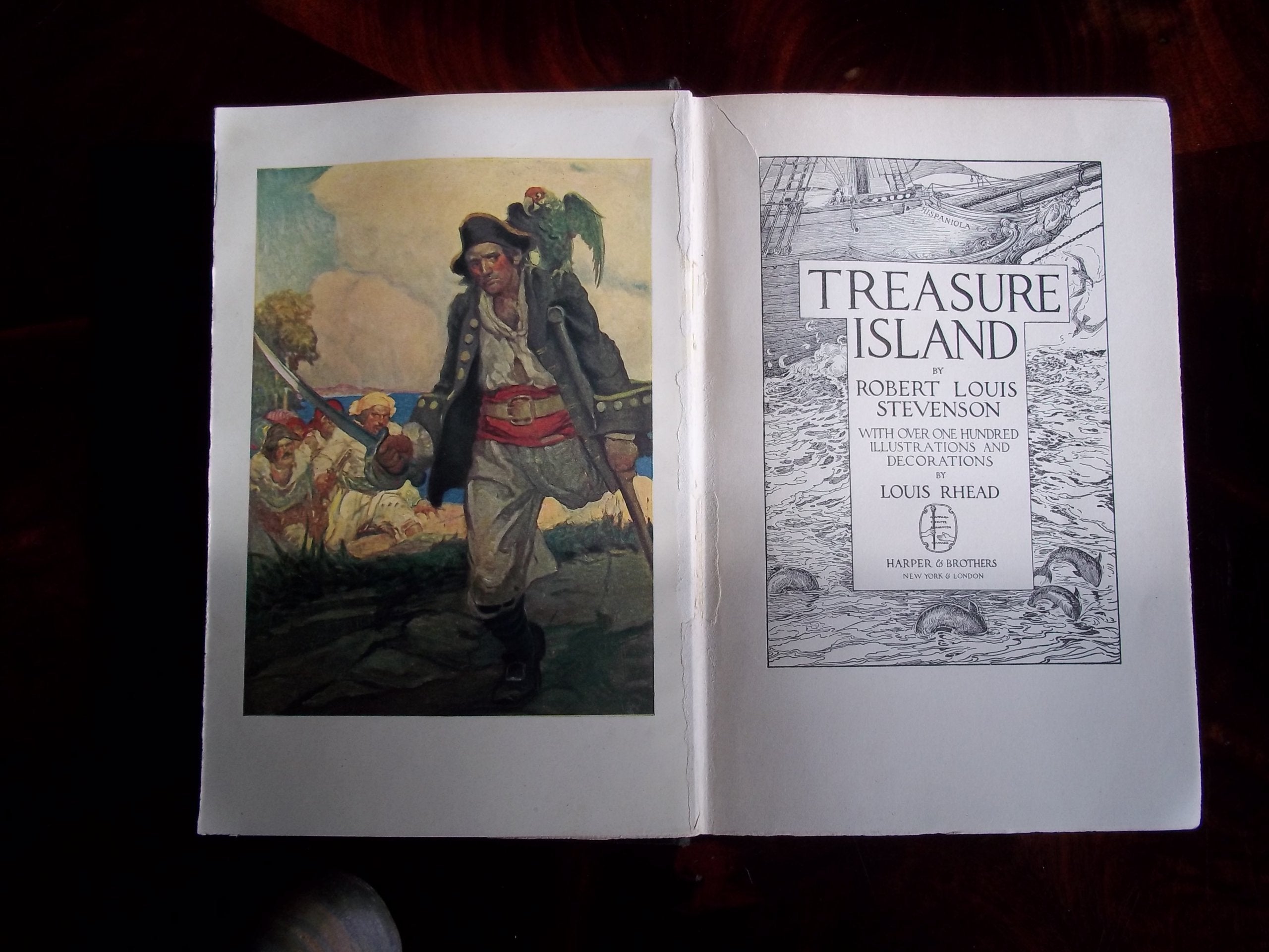 Treasure Island By Robert Louis Stevenson [With Over 100 Decorations and Illustrations]