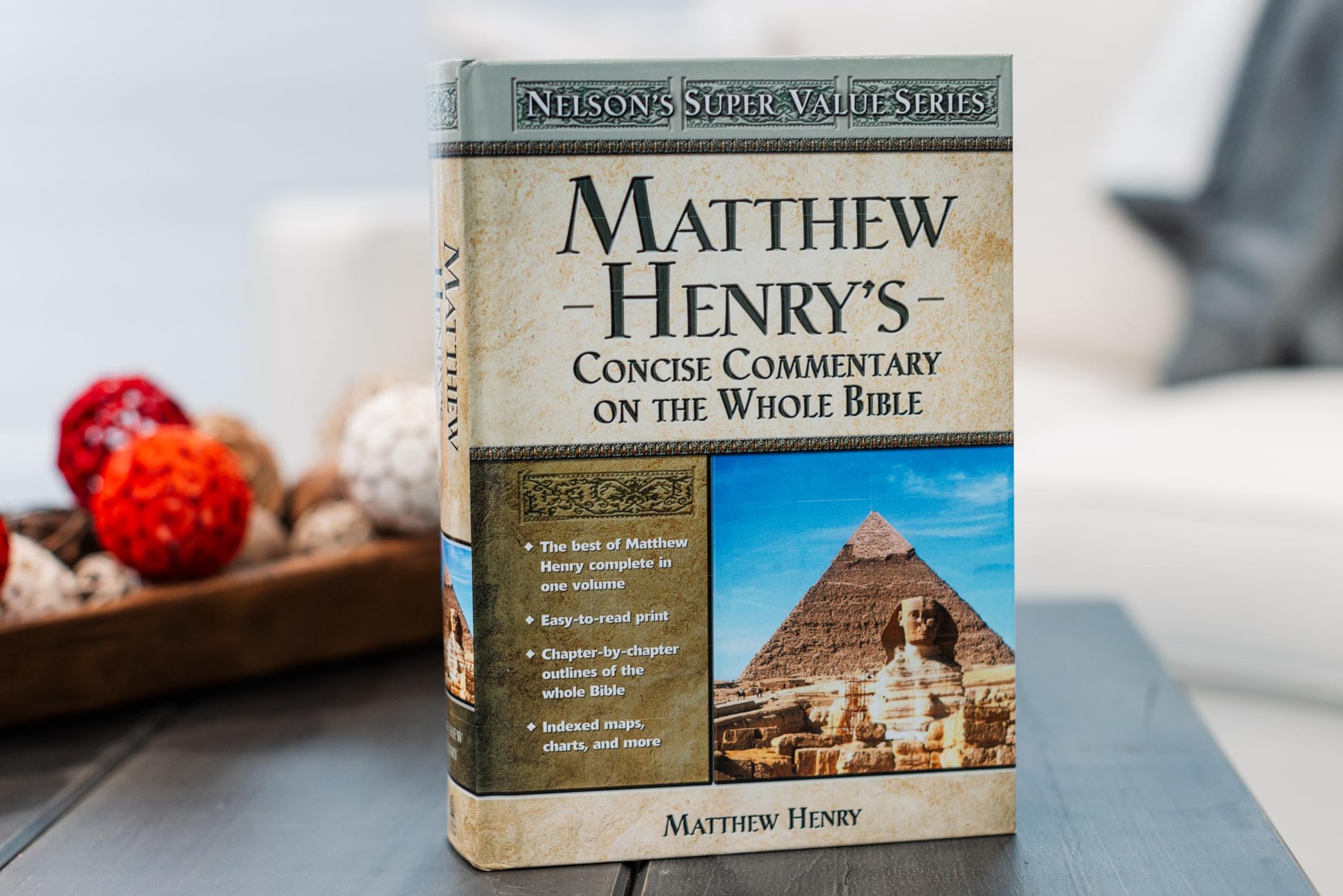 Matthew Henry's Concise Commentary on the Whole Bible: His Classic Writings. His Study Outlines. Pure and Simple…Matthew Henry (Super Value Series) used book depot