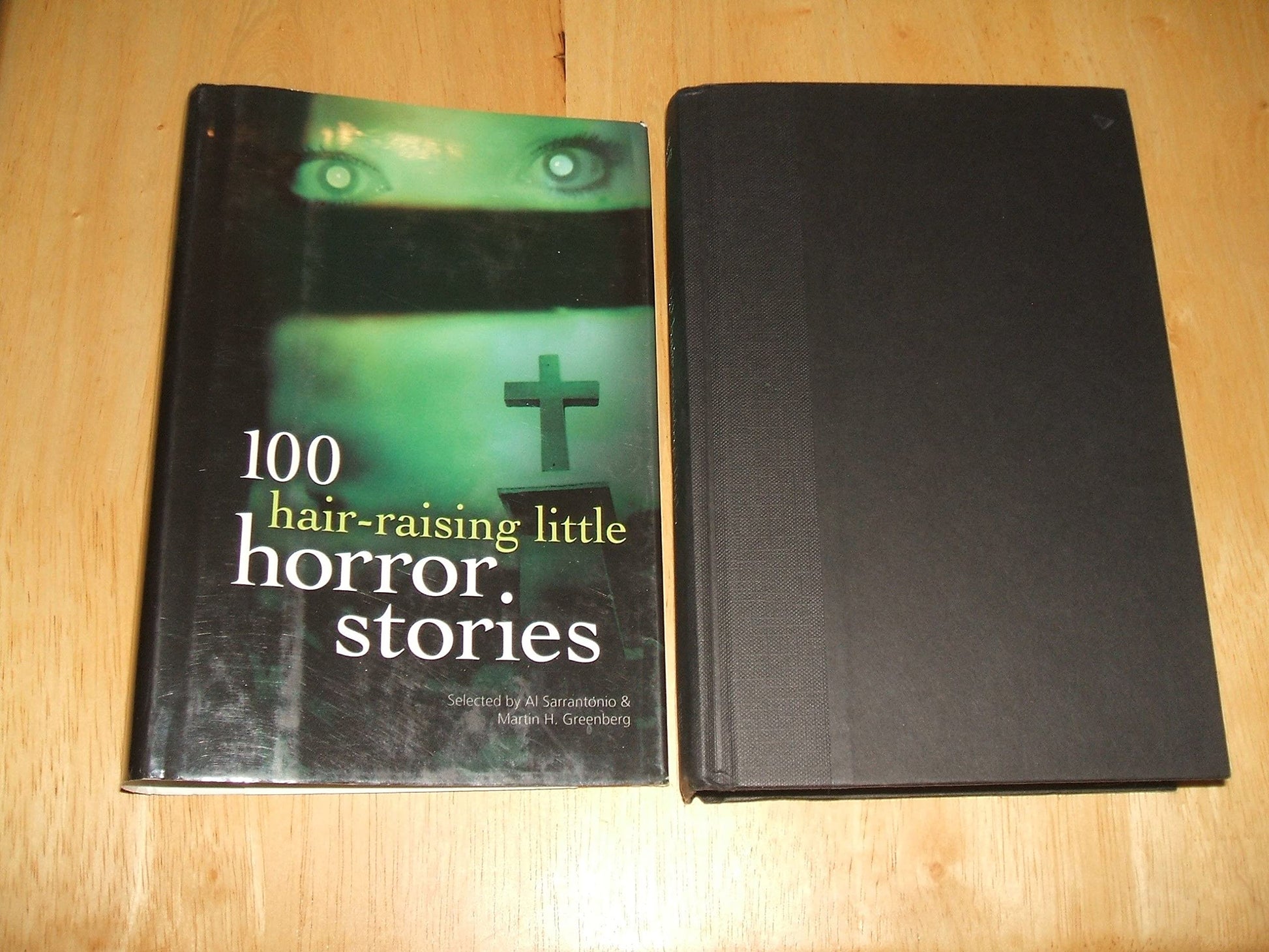 100 Hair-Raising Little Horror Stories used book depot