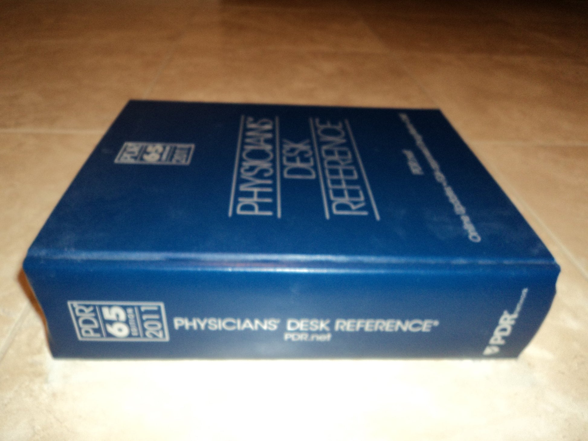 2011 Physicians' Desk Reference (Library/Hospital Version) (PDR - Physicians' Desk Reference (Library Version)) used book depot