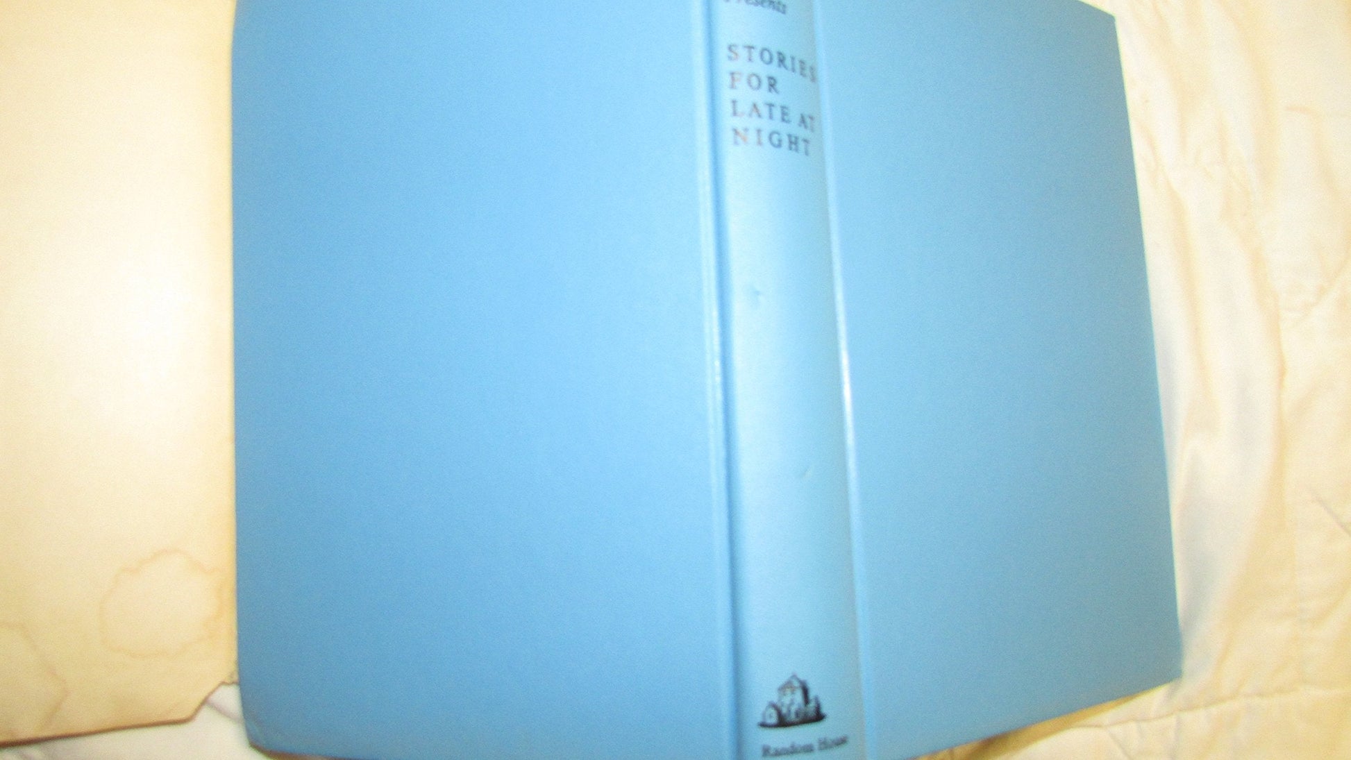 Alfred Hitchcock Presents: 12 Stories for Late at Night used book depot
