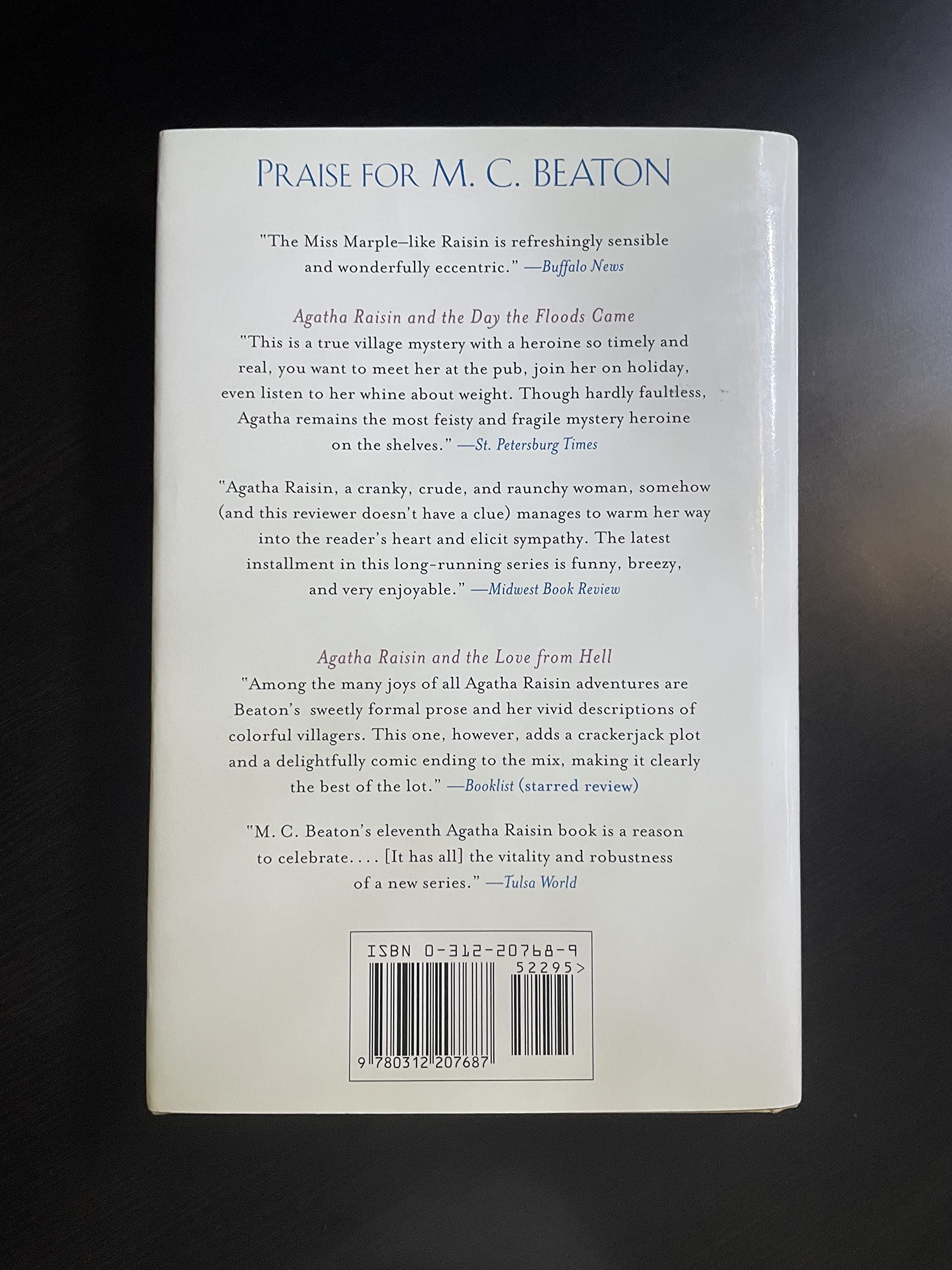 Agatha Raisin and the Case of the Curious Curate (Agatha Raisin Mysteries, No. 13) used book depot