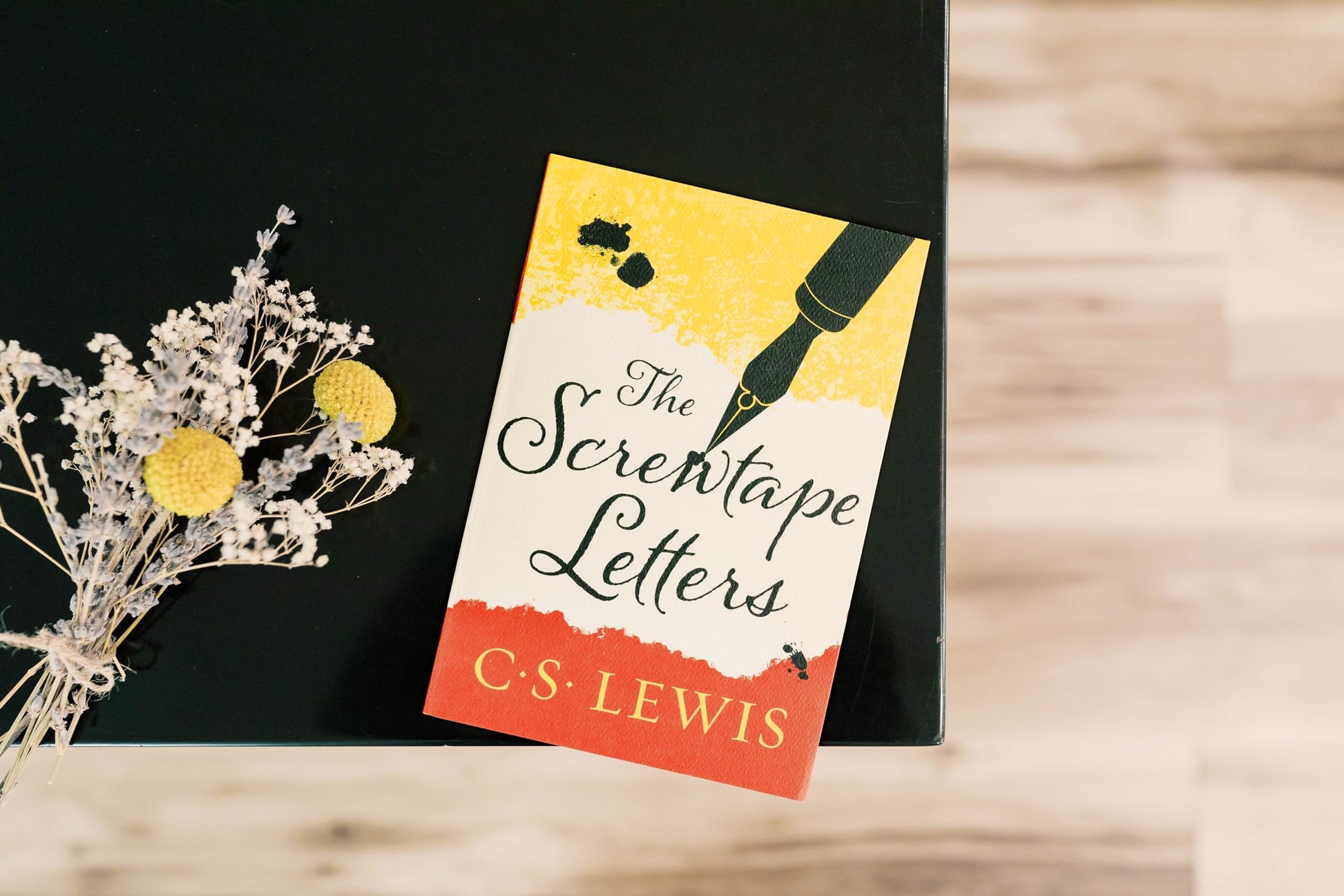 The Screwtape Letters (The C.S. Lewis Signature Classics) used book depot