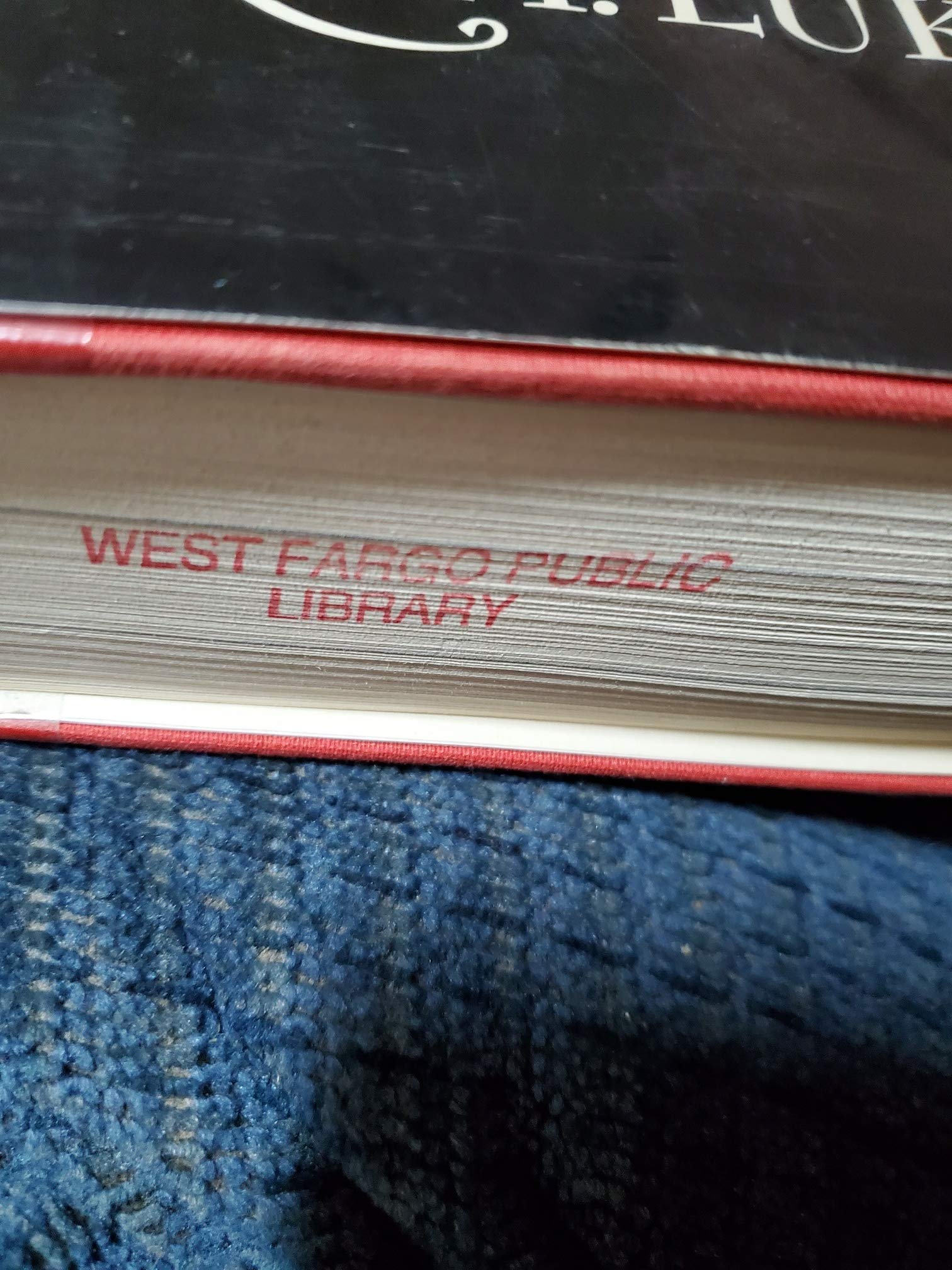 Gloriana: The Years of Elizabeth I