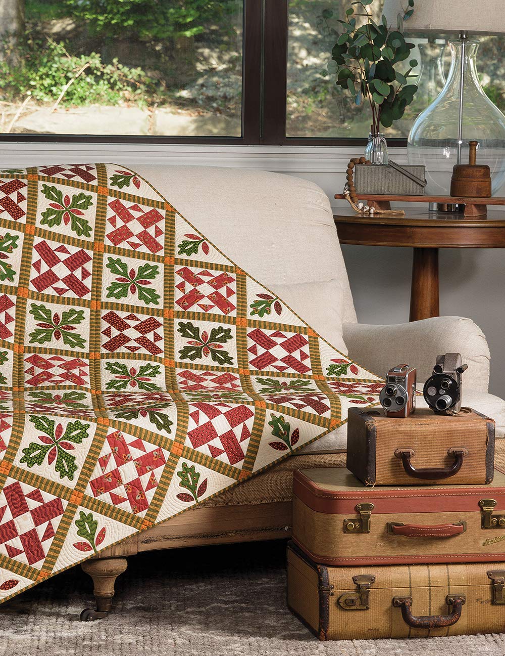 Red & Green Quilts: 14 Classic Quilts with Enduring Appeal used book depot