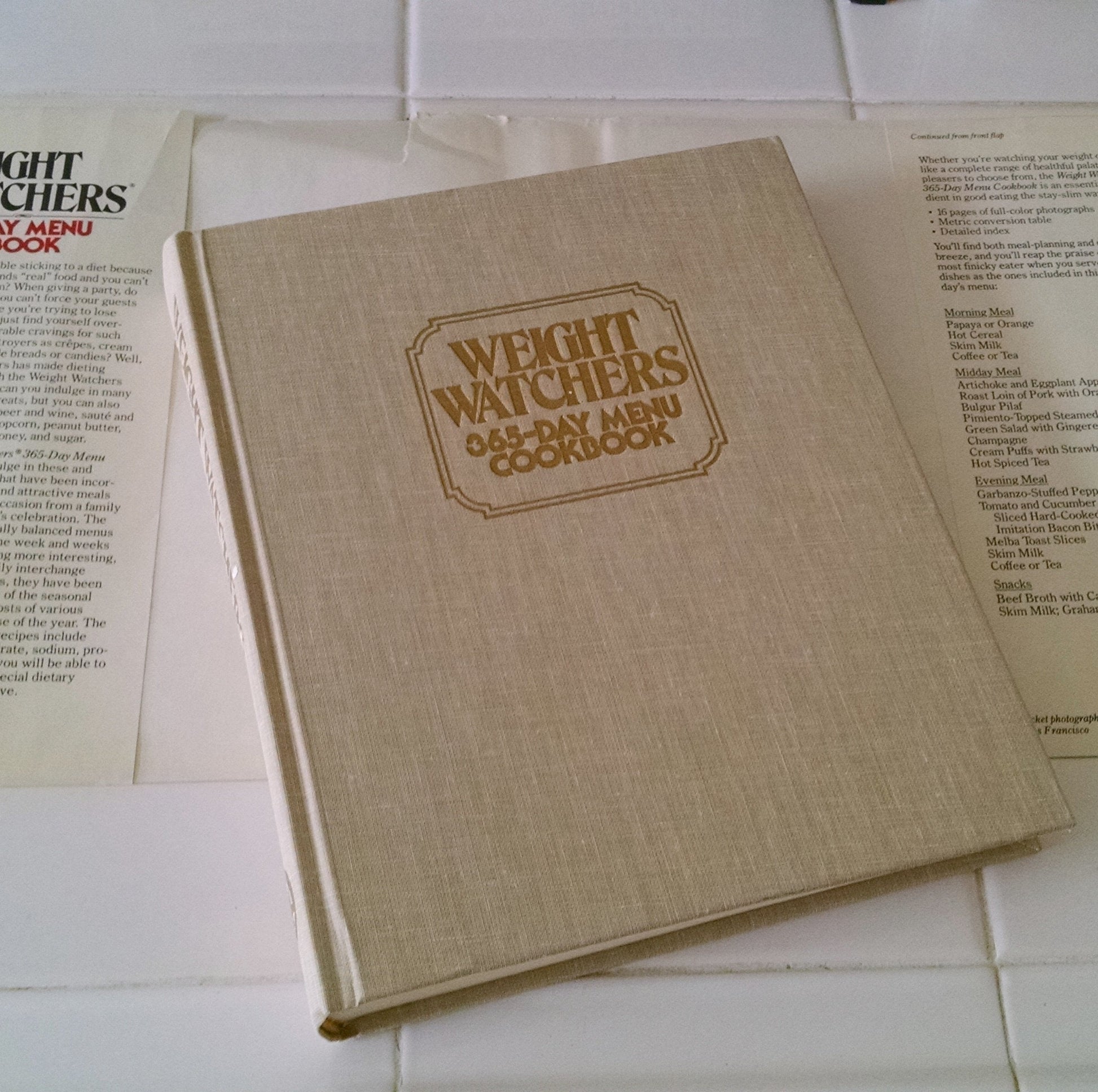 Weight Watchers 365-Day Menu Cookbook (Based On The Weight Watchers Full-Choice Food Plan) used book depot
