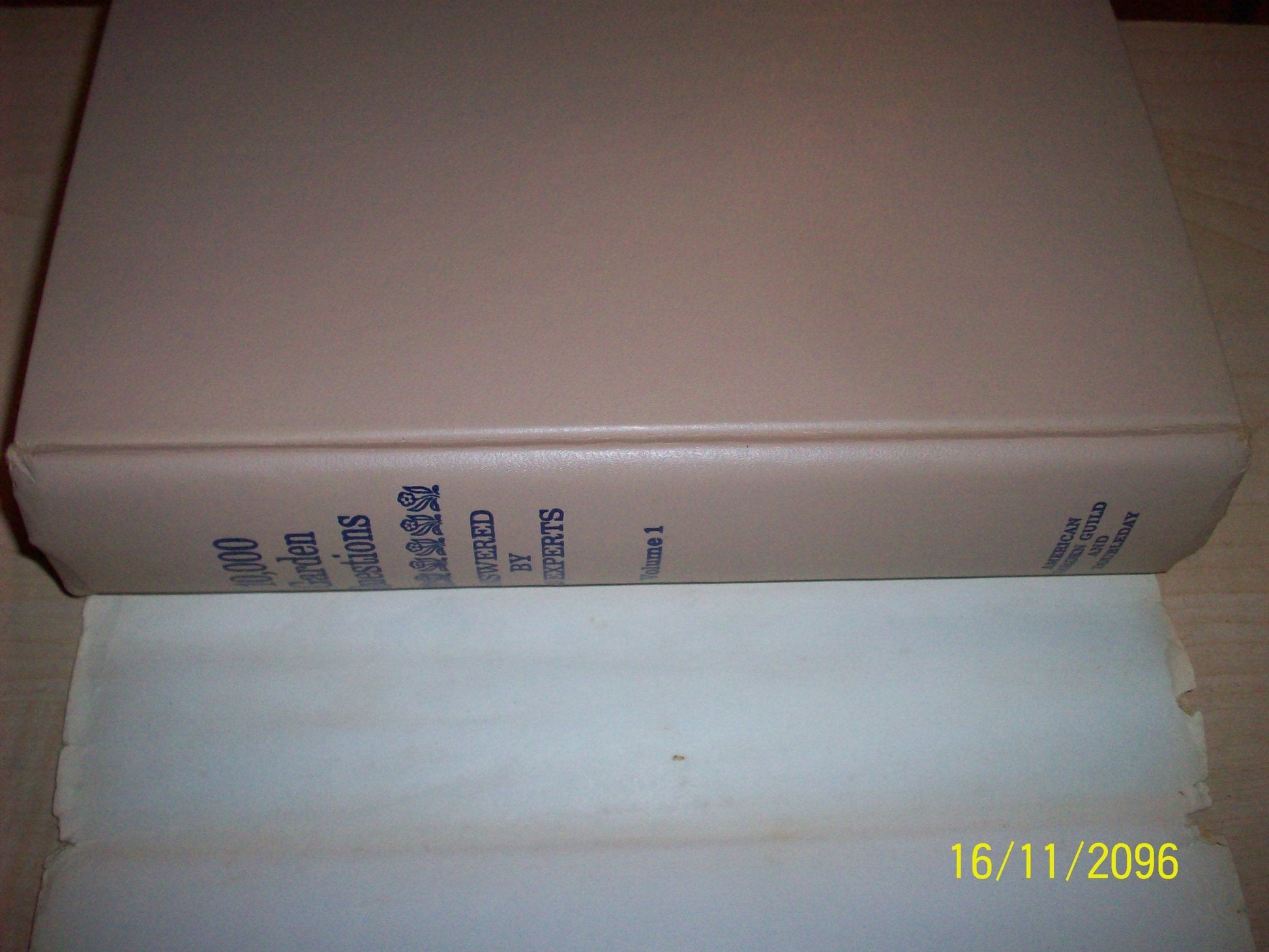 10,000 Garden Questions used book depot