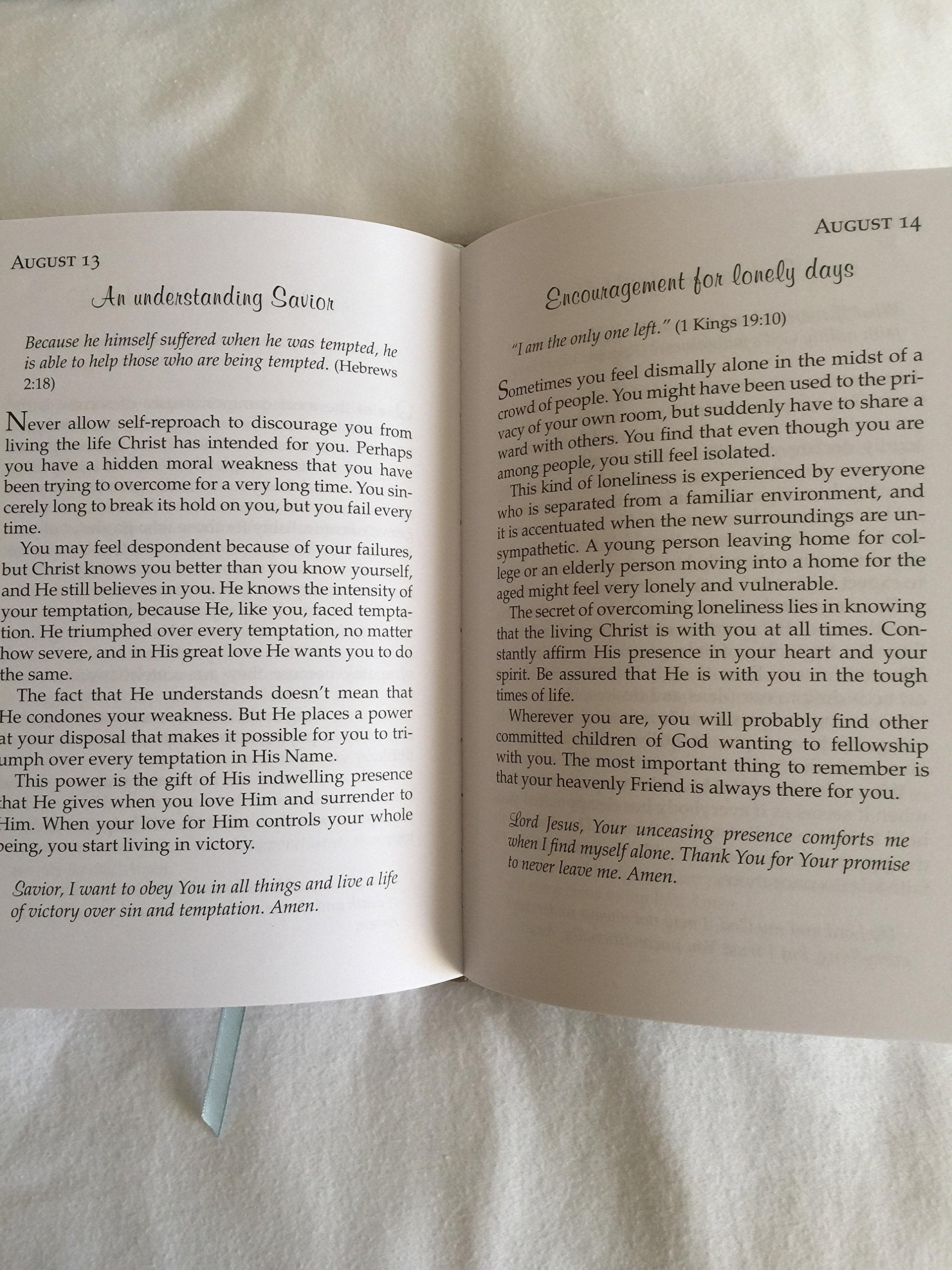 366 Devotions Footprints Devotional Large Print