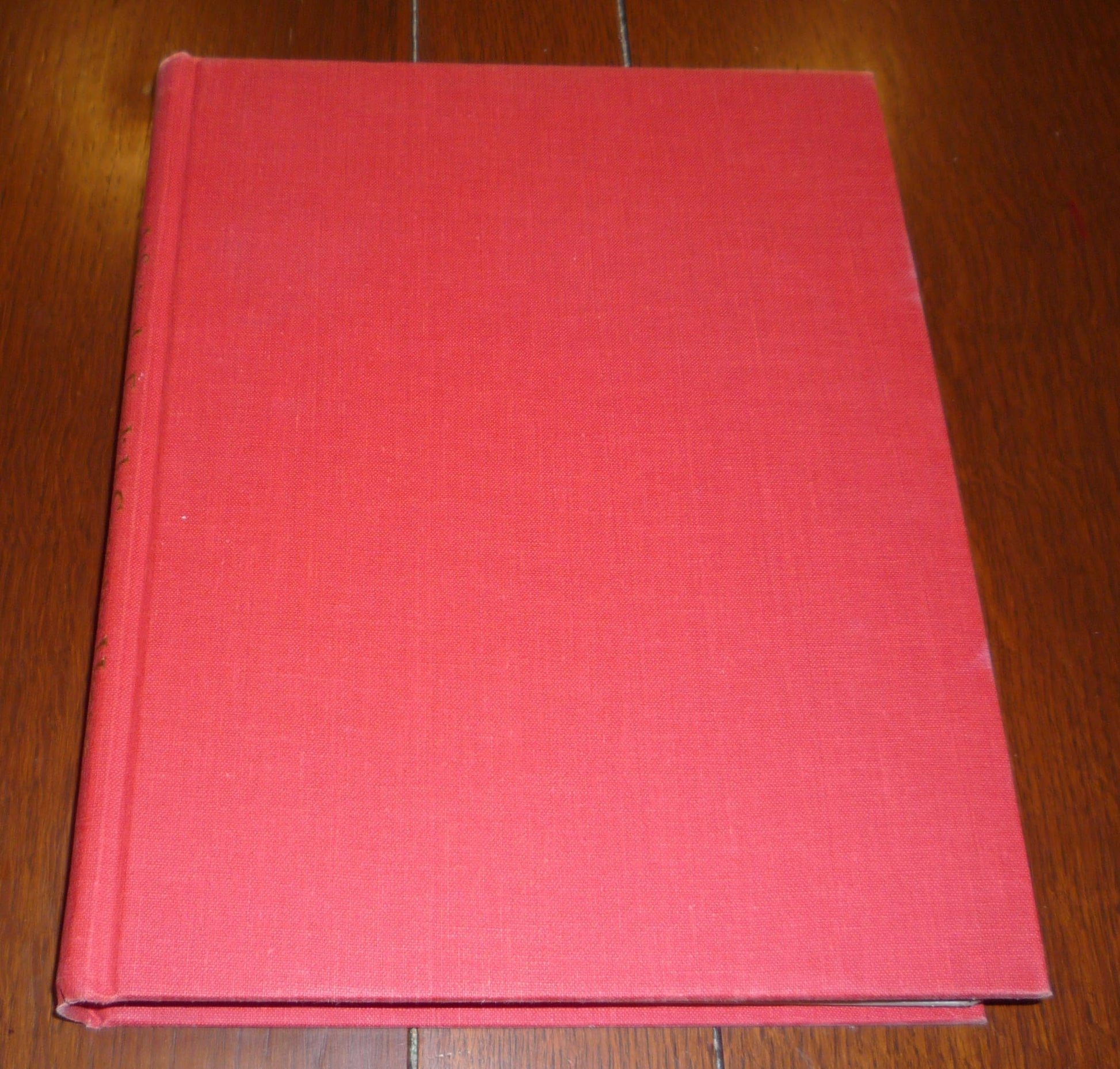 Life in the English Country House: A Social and Architectural History used book depot