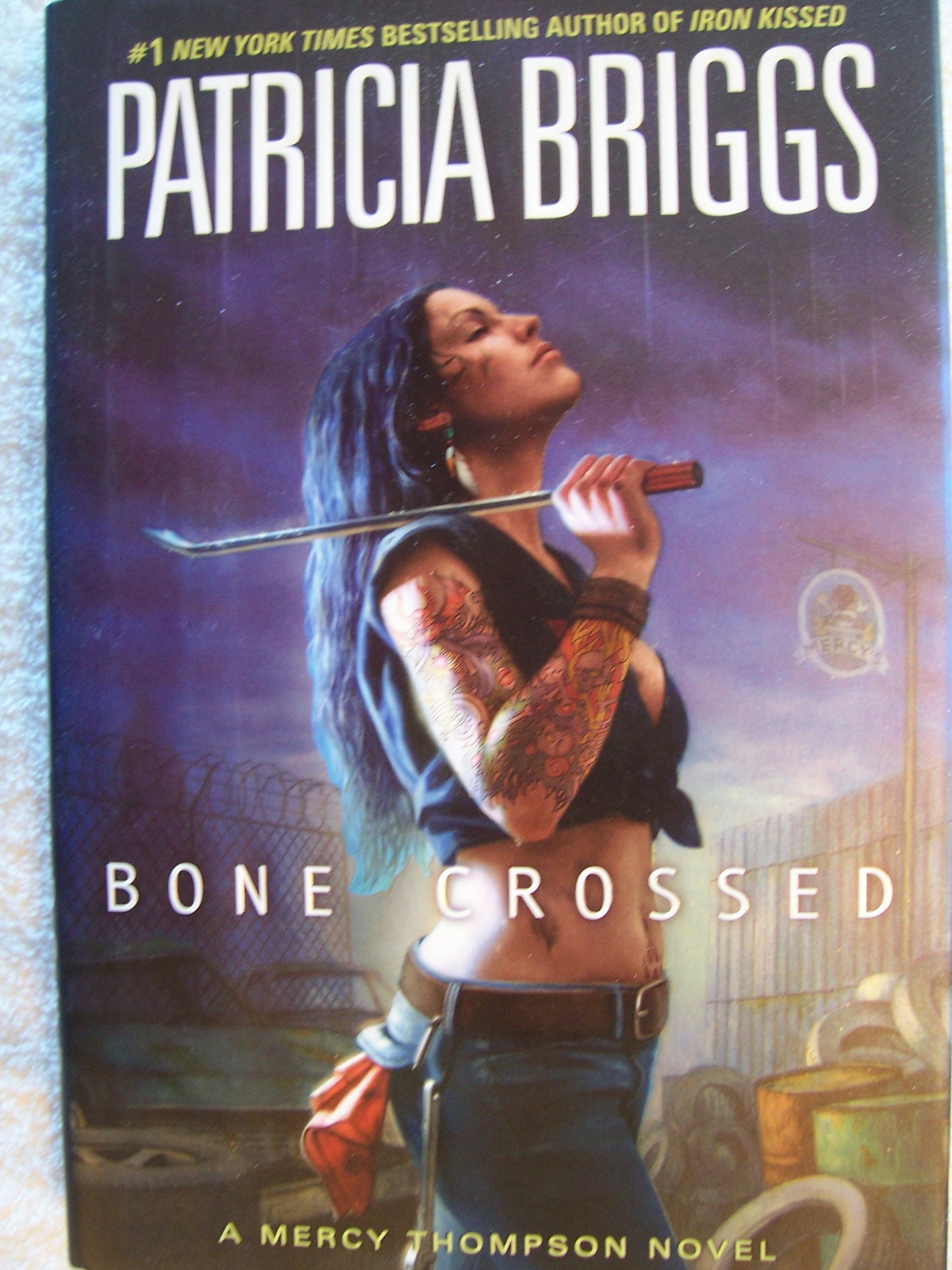 Bone Crossed (Mercy Thompson, Book 4) used book depot