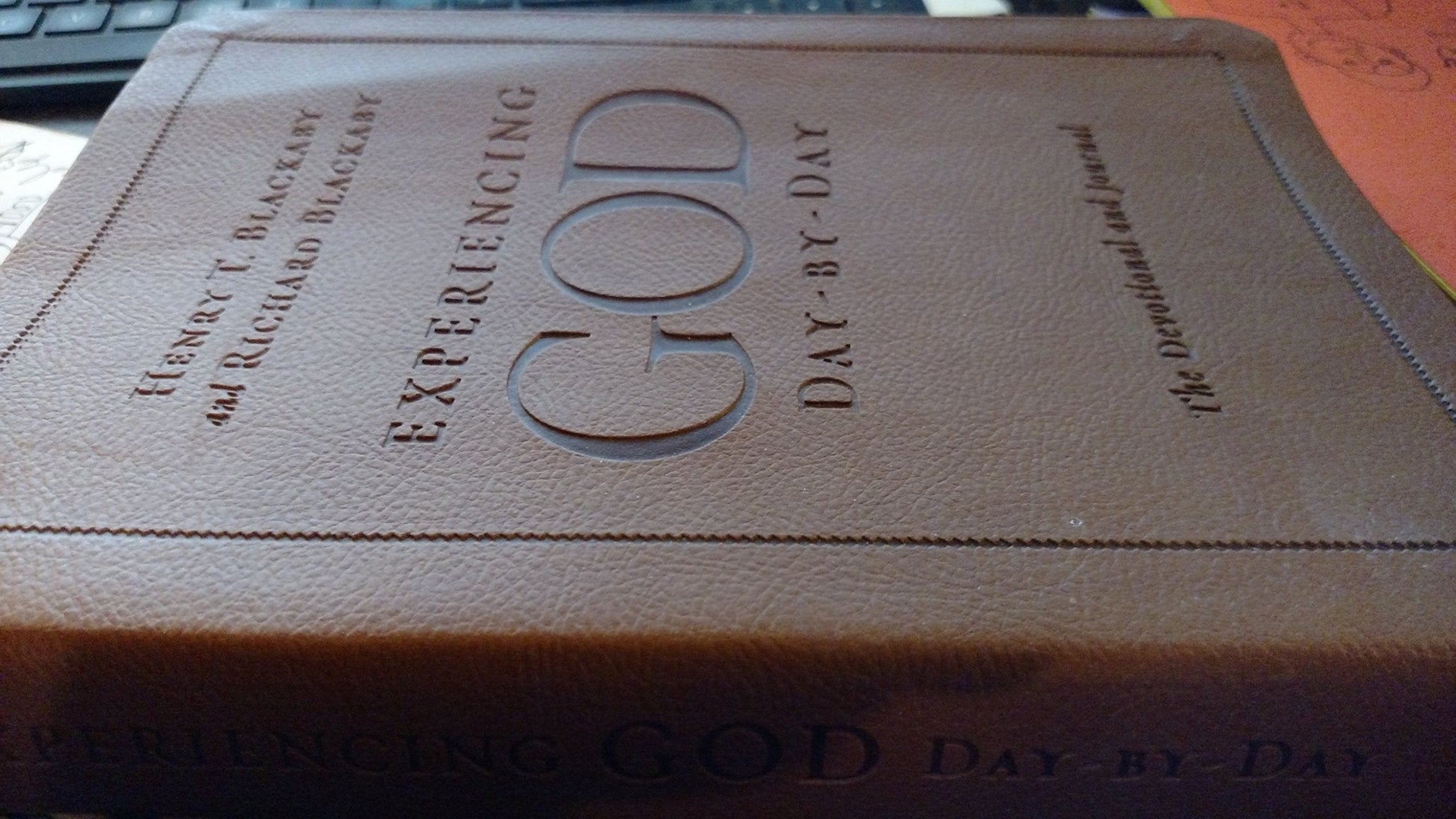 EXPERIENCING GOD DAY BY DAY THE DEVOTIONAL AND JOURNAL used book depot