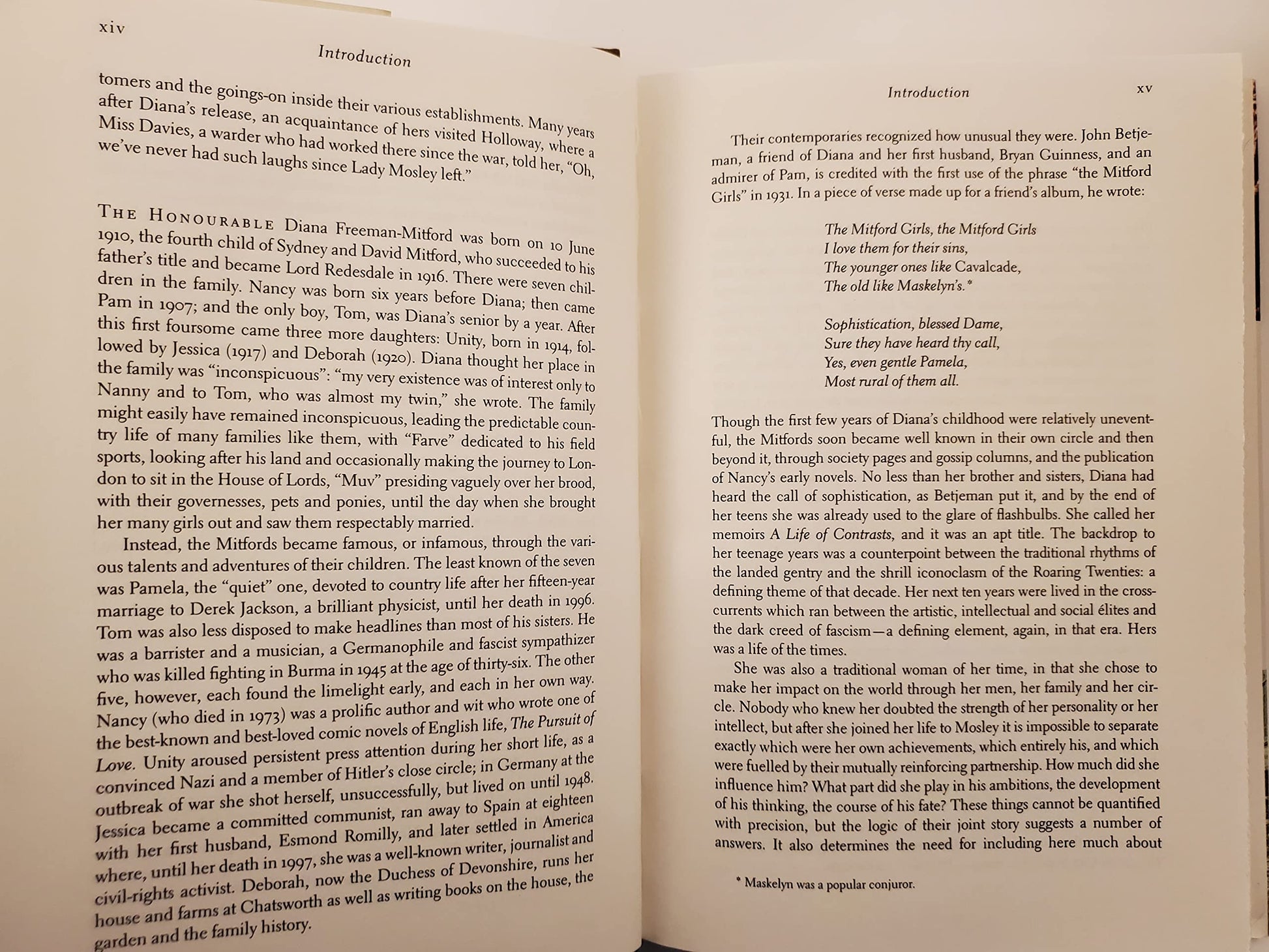 Diana Mosley: A biography of the glamorous Mitford sister who became Hitler's friend and married the leader of Britain's fascists used book depot