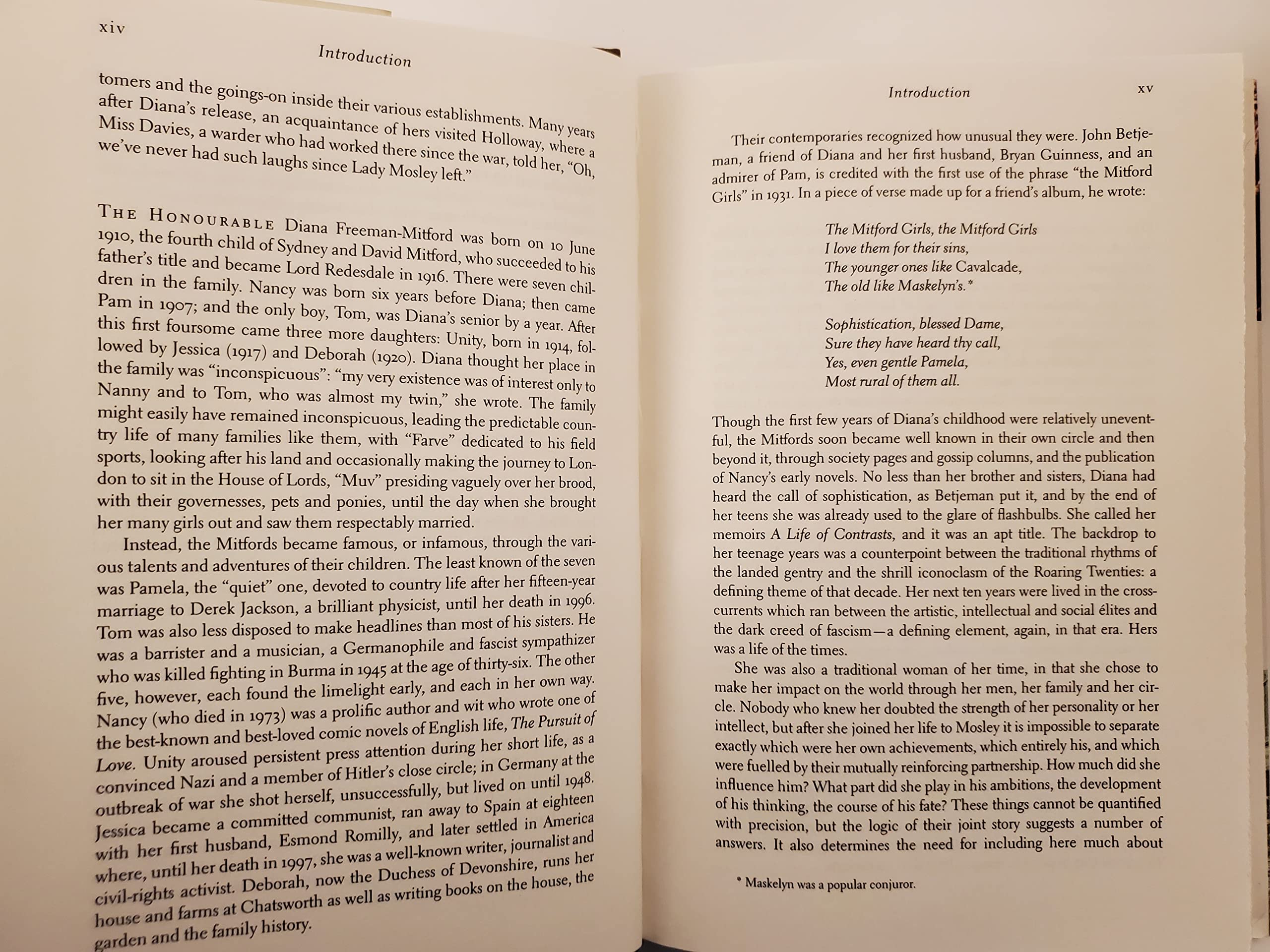 Diana Mosley: A biography of the glamorous Mitford sister who became Hitler's friend and married the leader of Britain's fascists used book depot