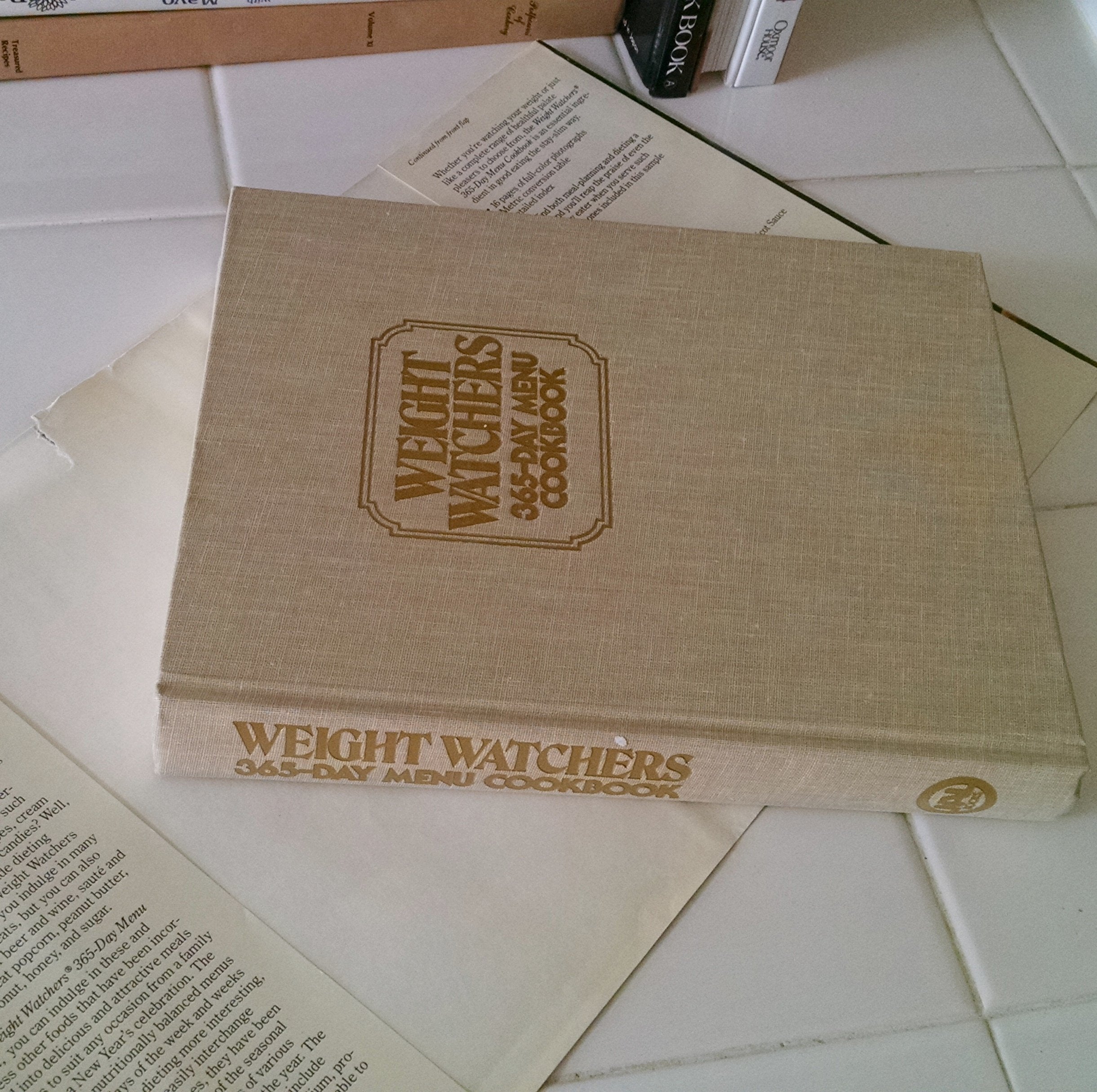 Weight Watchers 365-Day Menu Cookbook (Based On The Weight Watchers Full-Choice Food Plan) used book depot