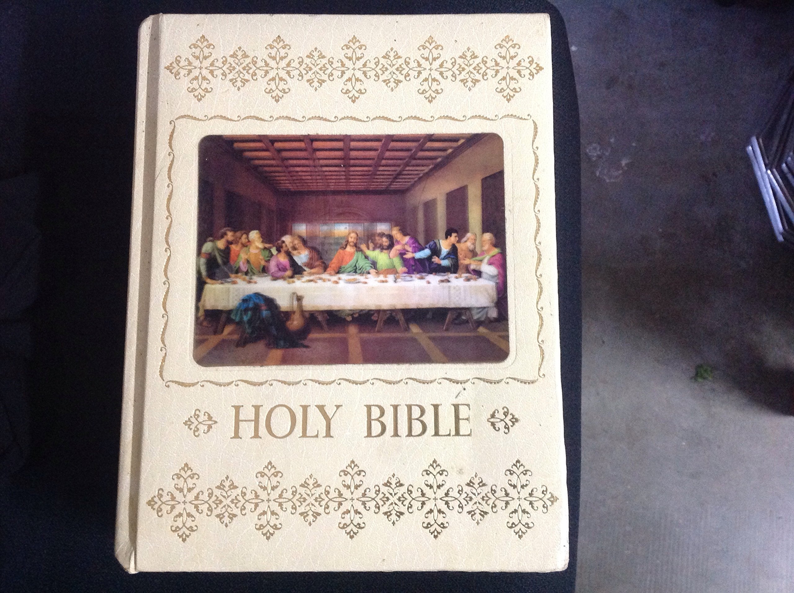 The Holy Bible: Authorized King James Version, With Full-Color Illustrations of the Old Masters (1976, Hologram of The Last Supper on Cover) used book depot