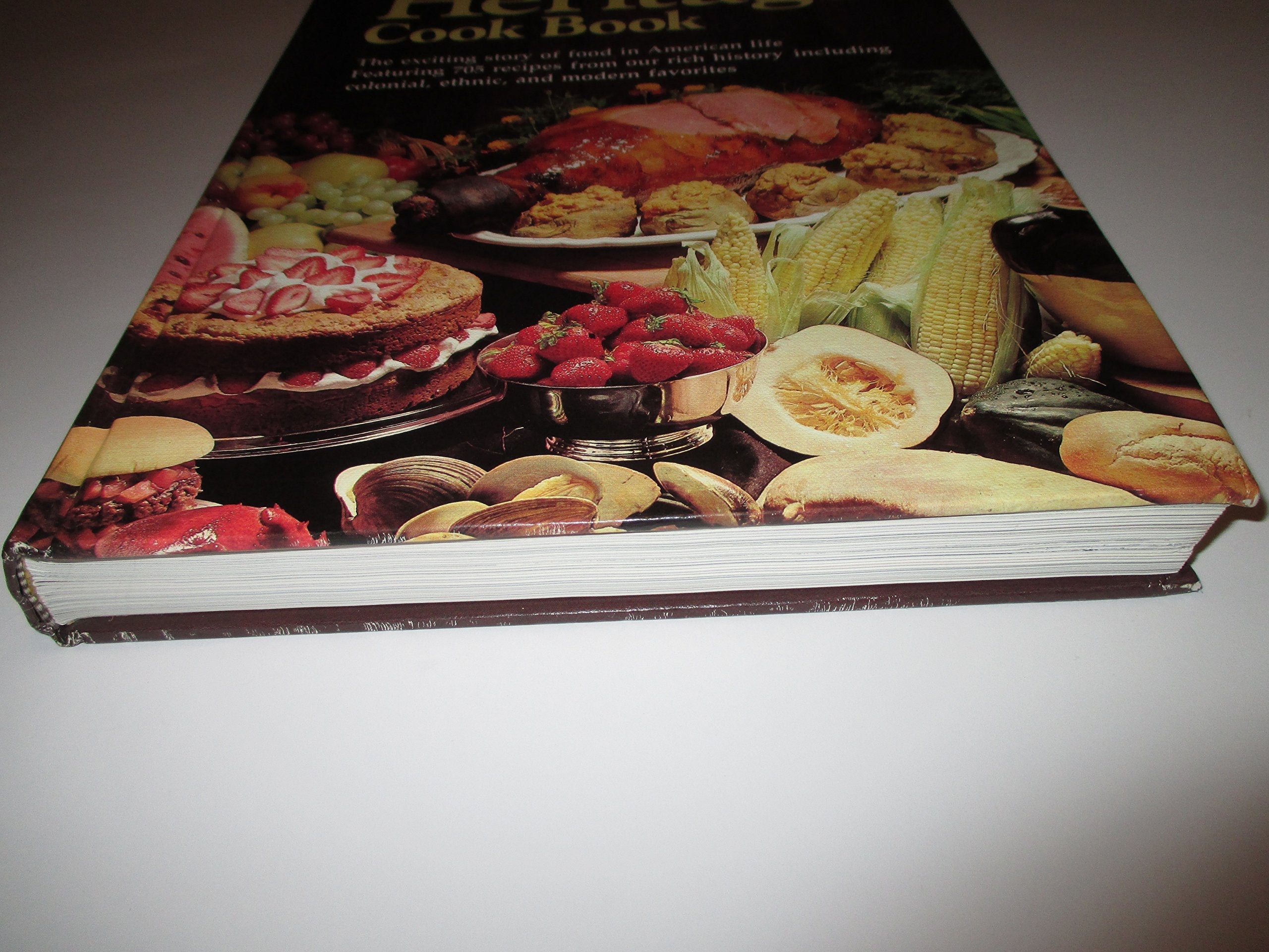 Better Homes and Gardens Heritage Cook Book used book depot
