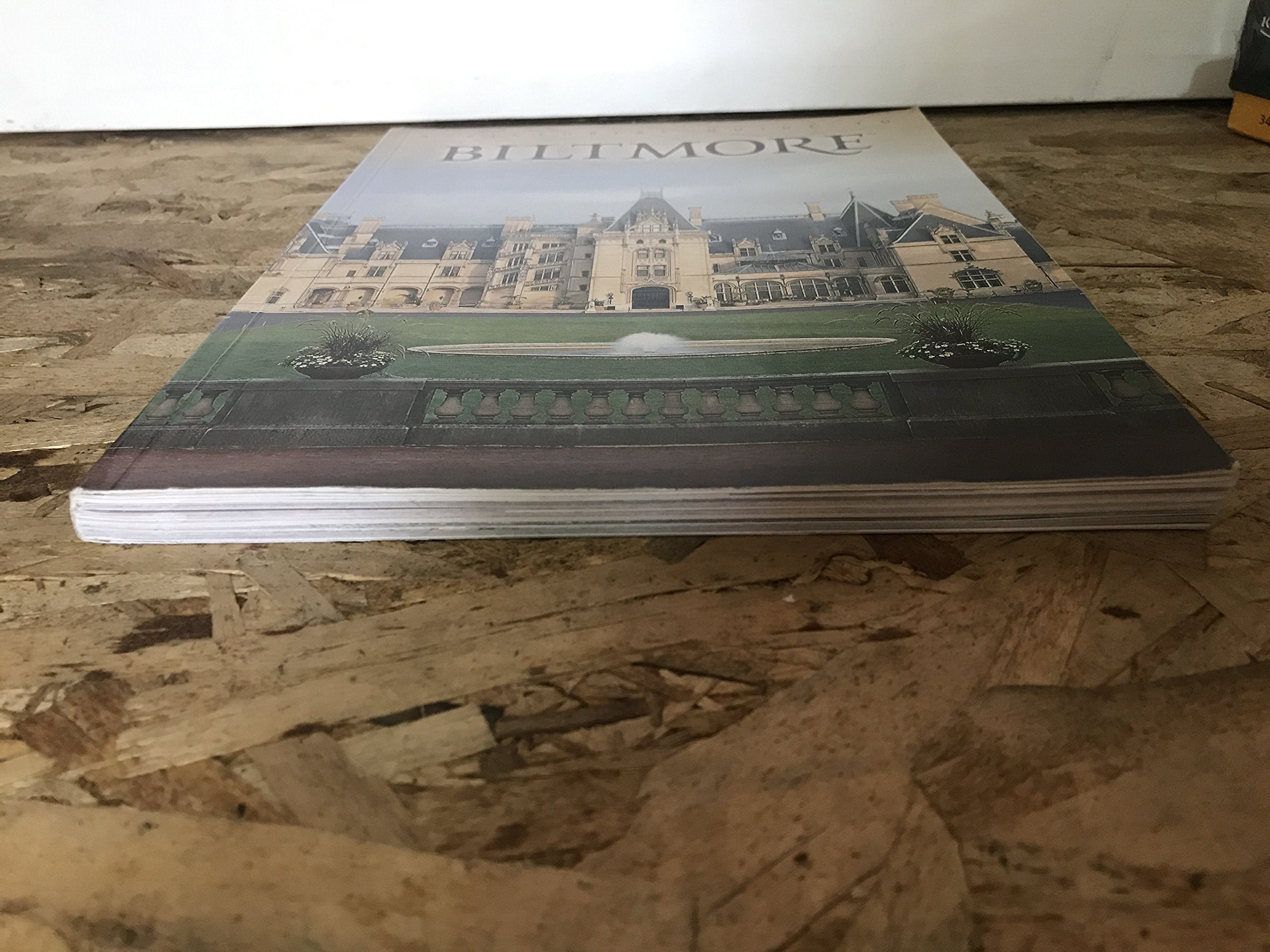 A PICTORIAL GUIDE TO BILTMORE used book depot