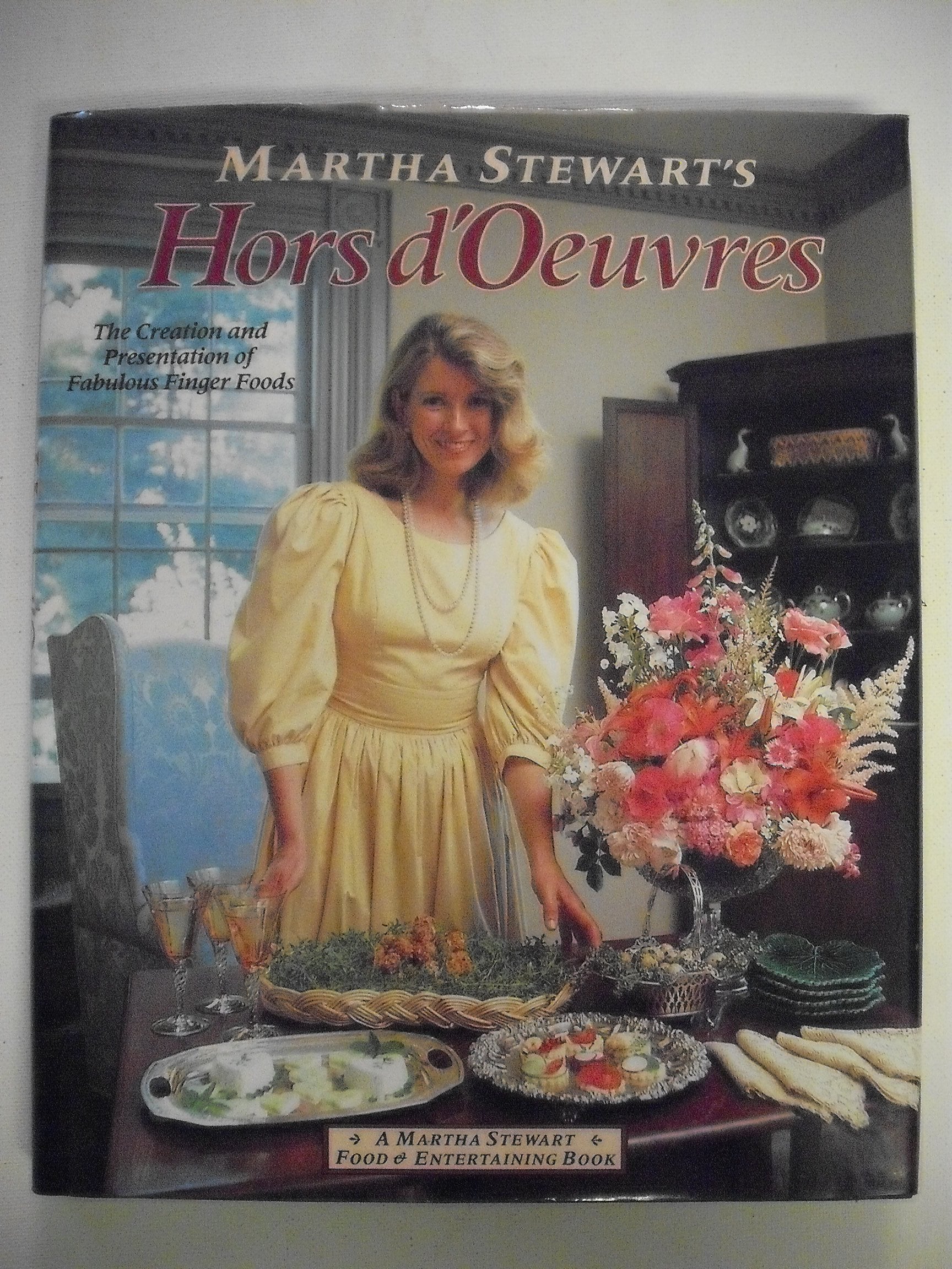 Martha Stewart's Hors D'oeuvres: The Creation and Presentation of Fabulous Finger Food used book depot