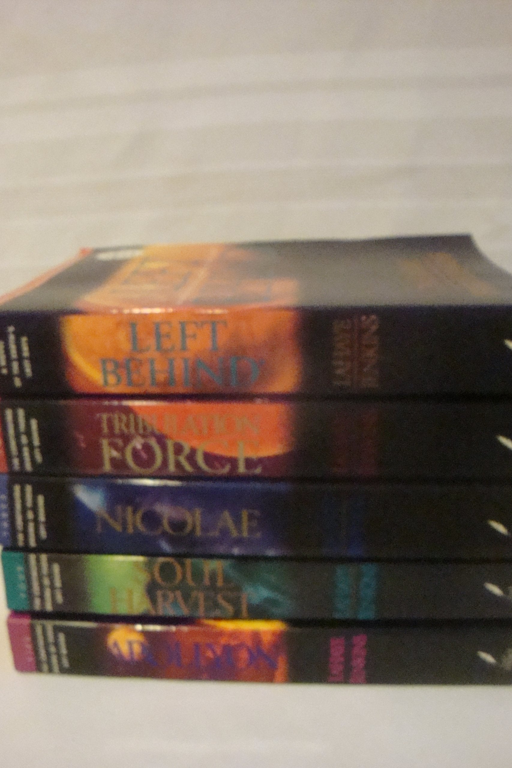 Lot of 5 Left Behind Series Vols 1-5 Paperback (Left Behind)
