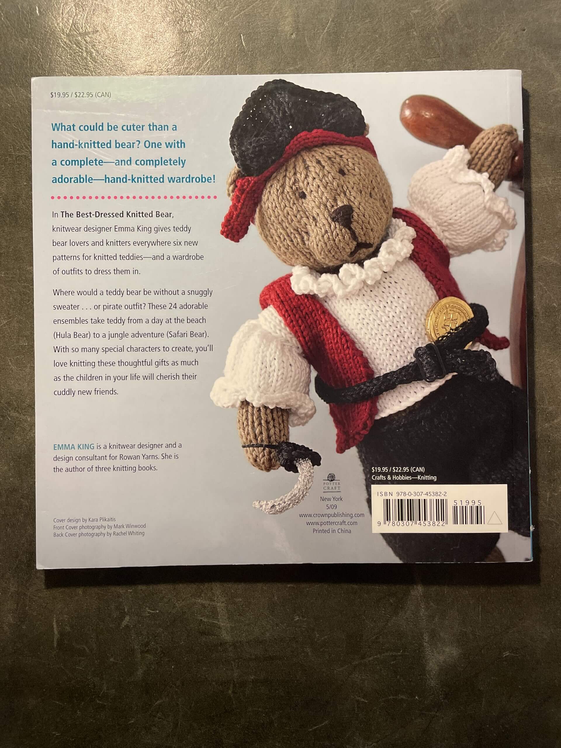 The Best-Dressed Knitted Bear: Dozens of Patterns for Teddy Bears, Bear Costumes, and Accessories used book depot