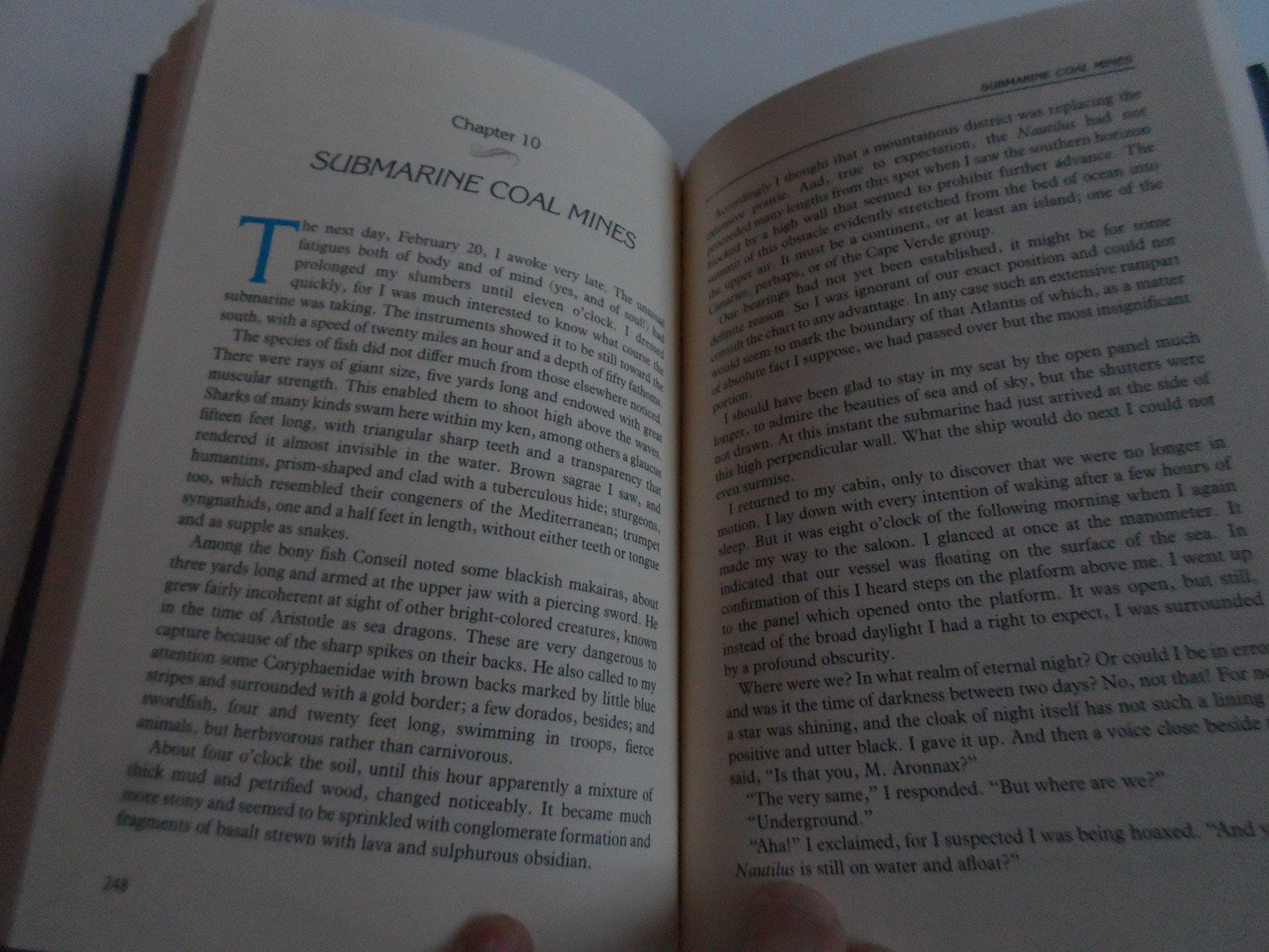 Twenty Thousand Leagues under the Sea (World's Best Reading) used book depot
