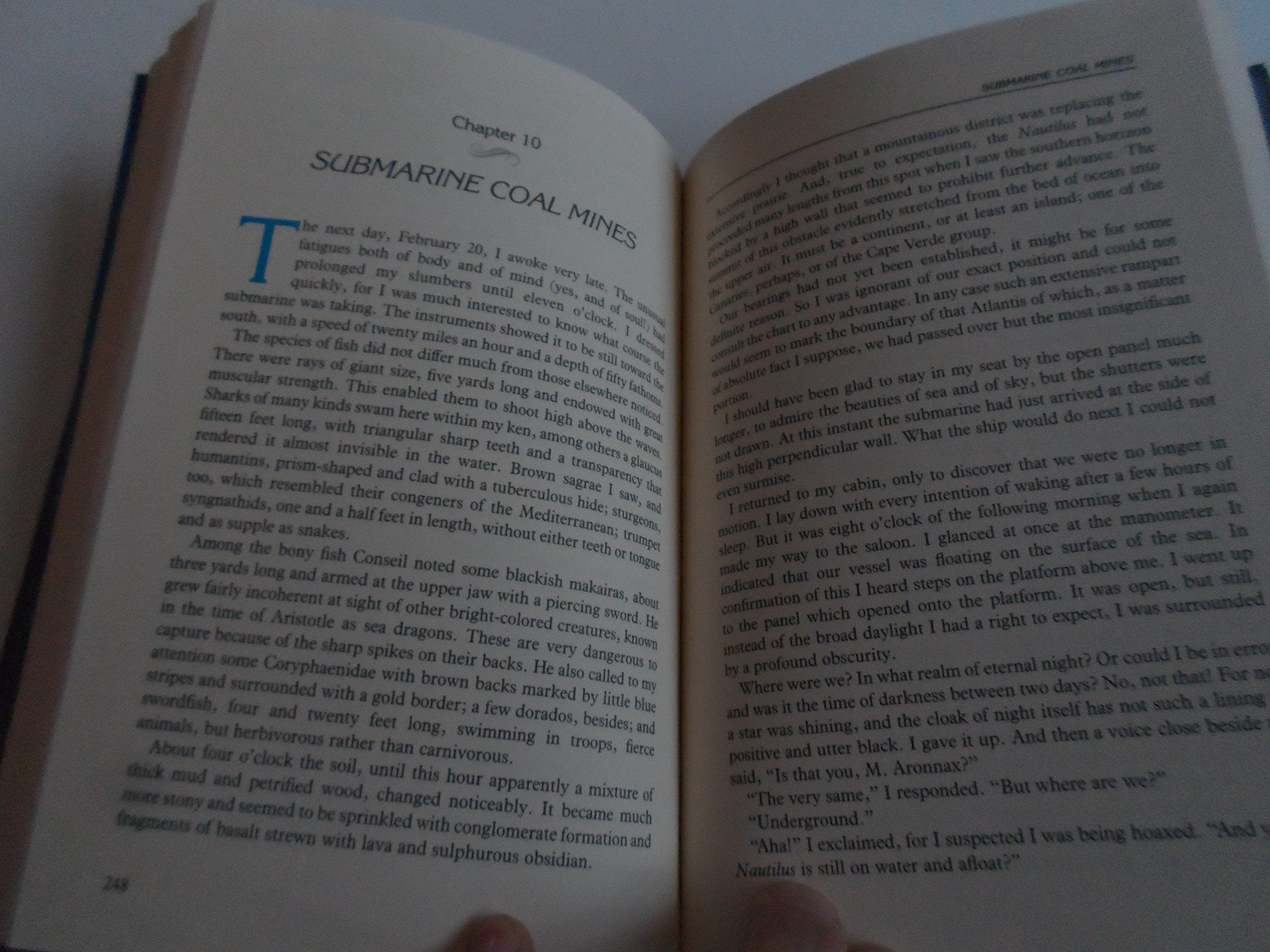Twenty Thousand Leagues under the Sea (World's Best Reading) used book depot