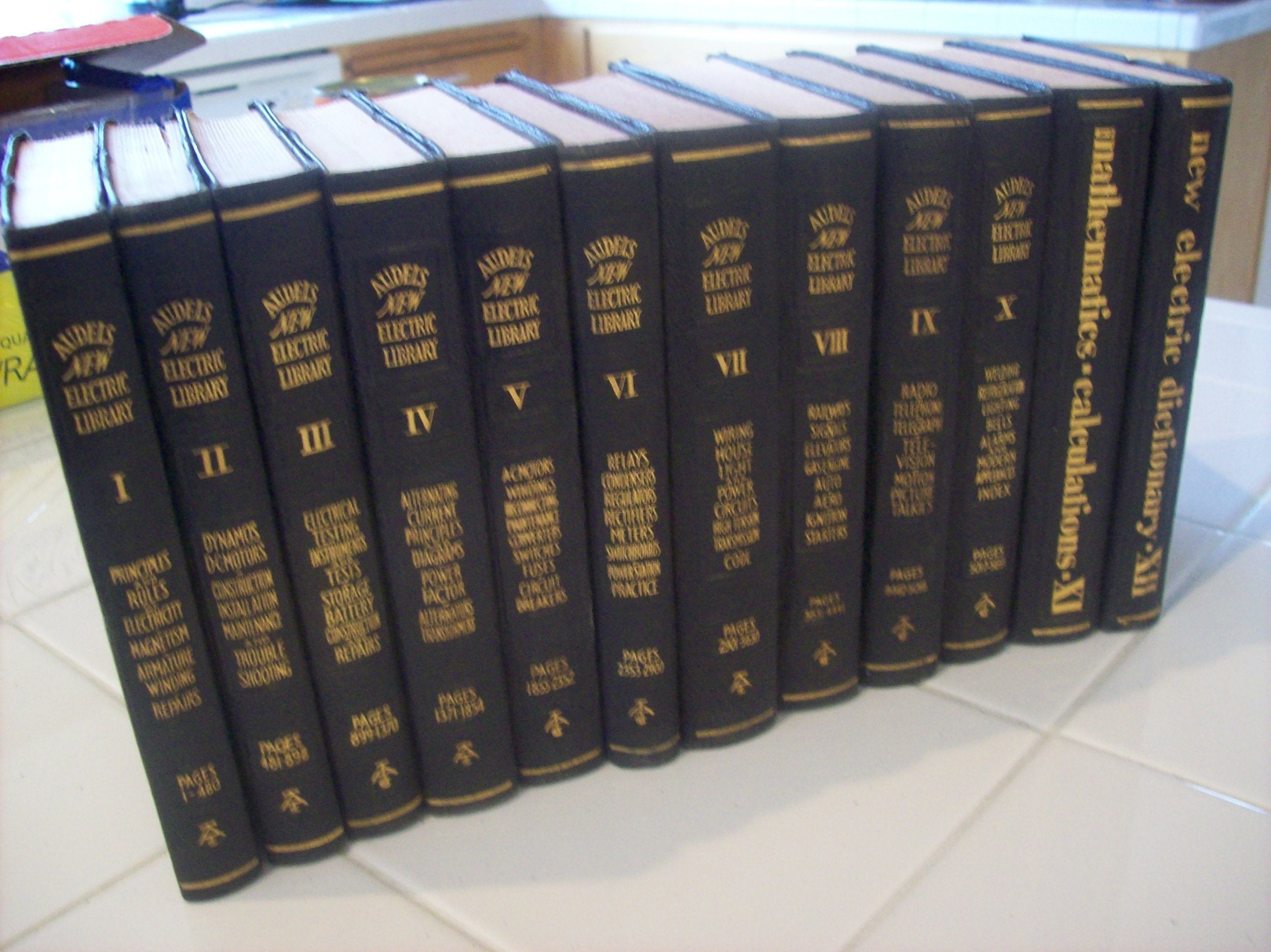 Audel's New Electric Library with Illustrated Diagrams: Volumes 1-12 used book depot