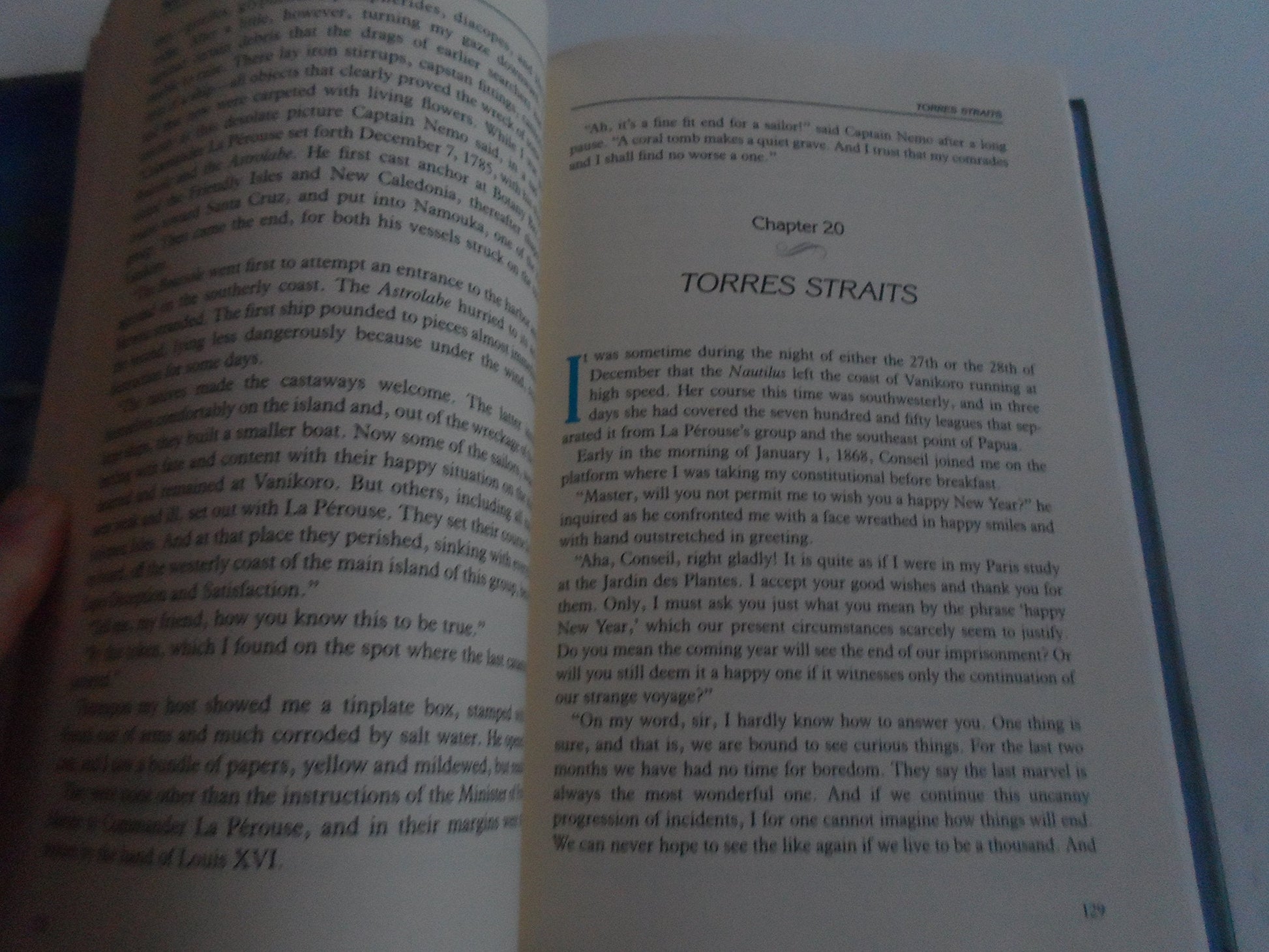 Twenty Thousand Leagues under the Sea (World's Best Reading) used book depot