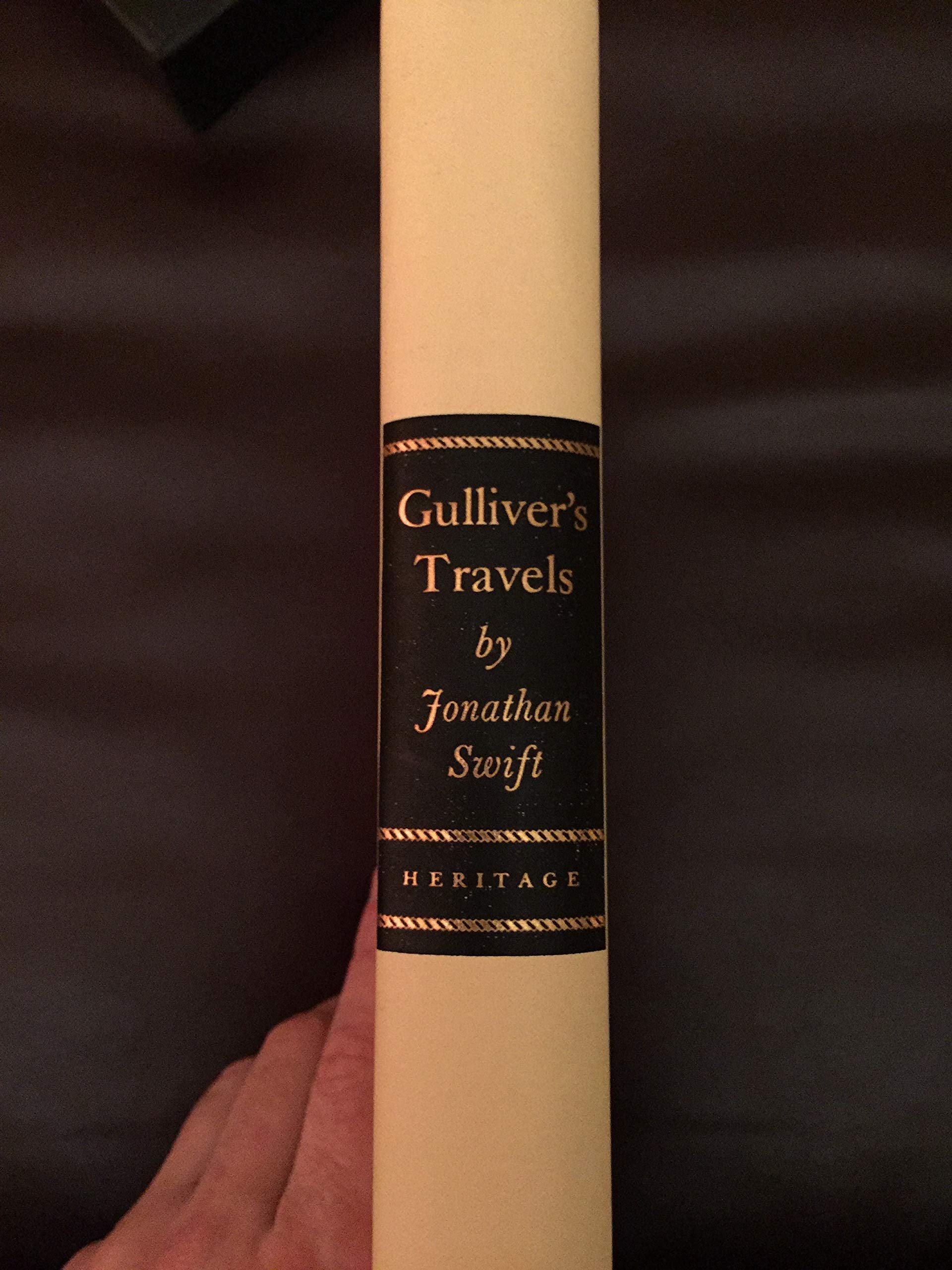 Gulliver's Travels (The Heritage Press Edition in Slipcase) used book depot