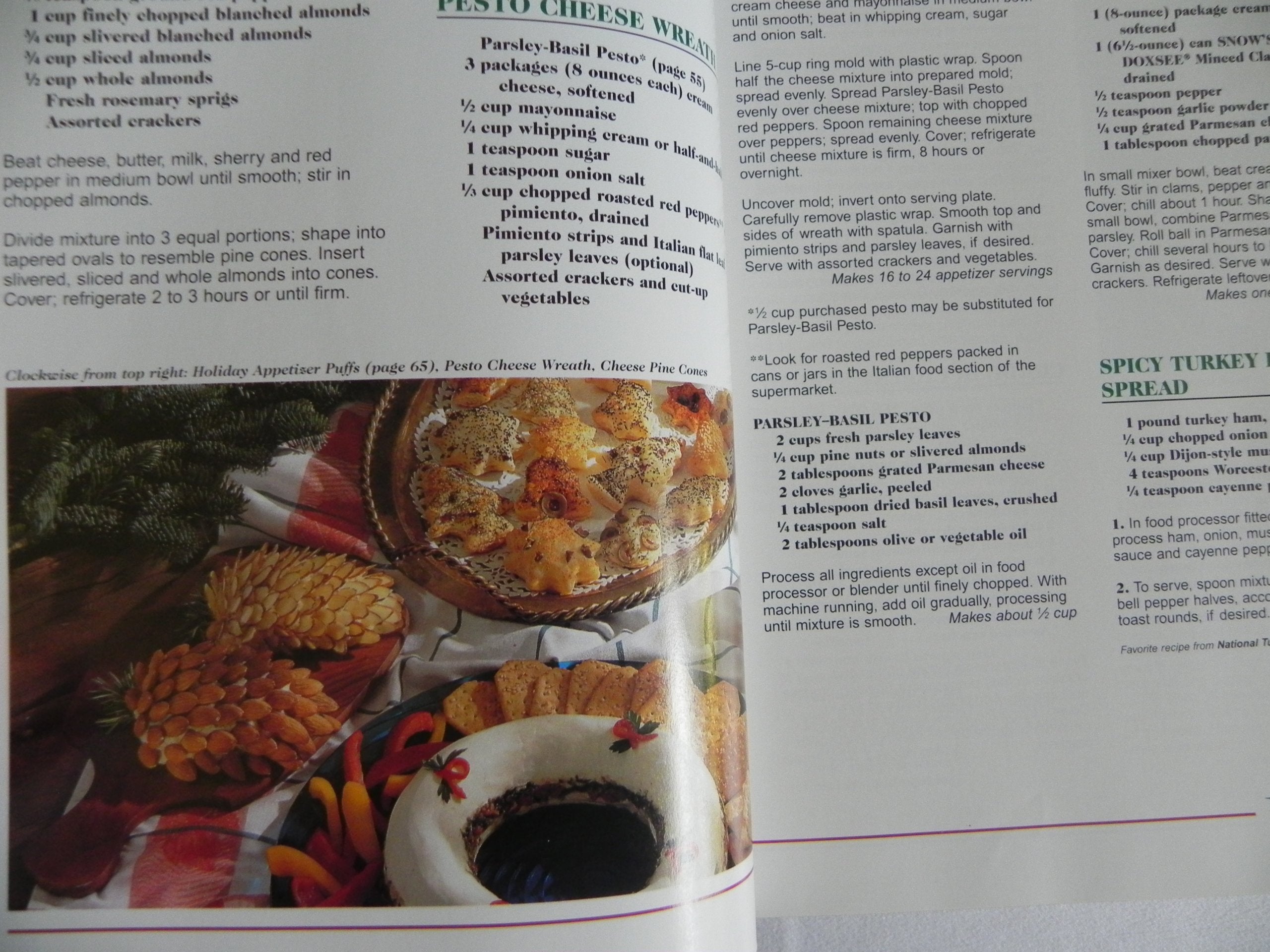 Treasury of Christmas (More than 750 Delicious Recipes for the Holidays)