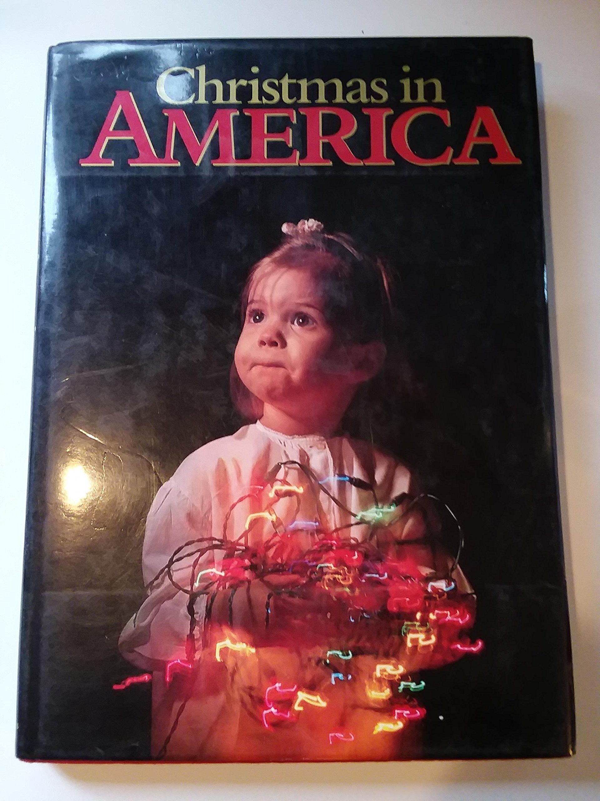 Christmas In America: Images Of The Holiday Season By 100 Of America's Leading P