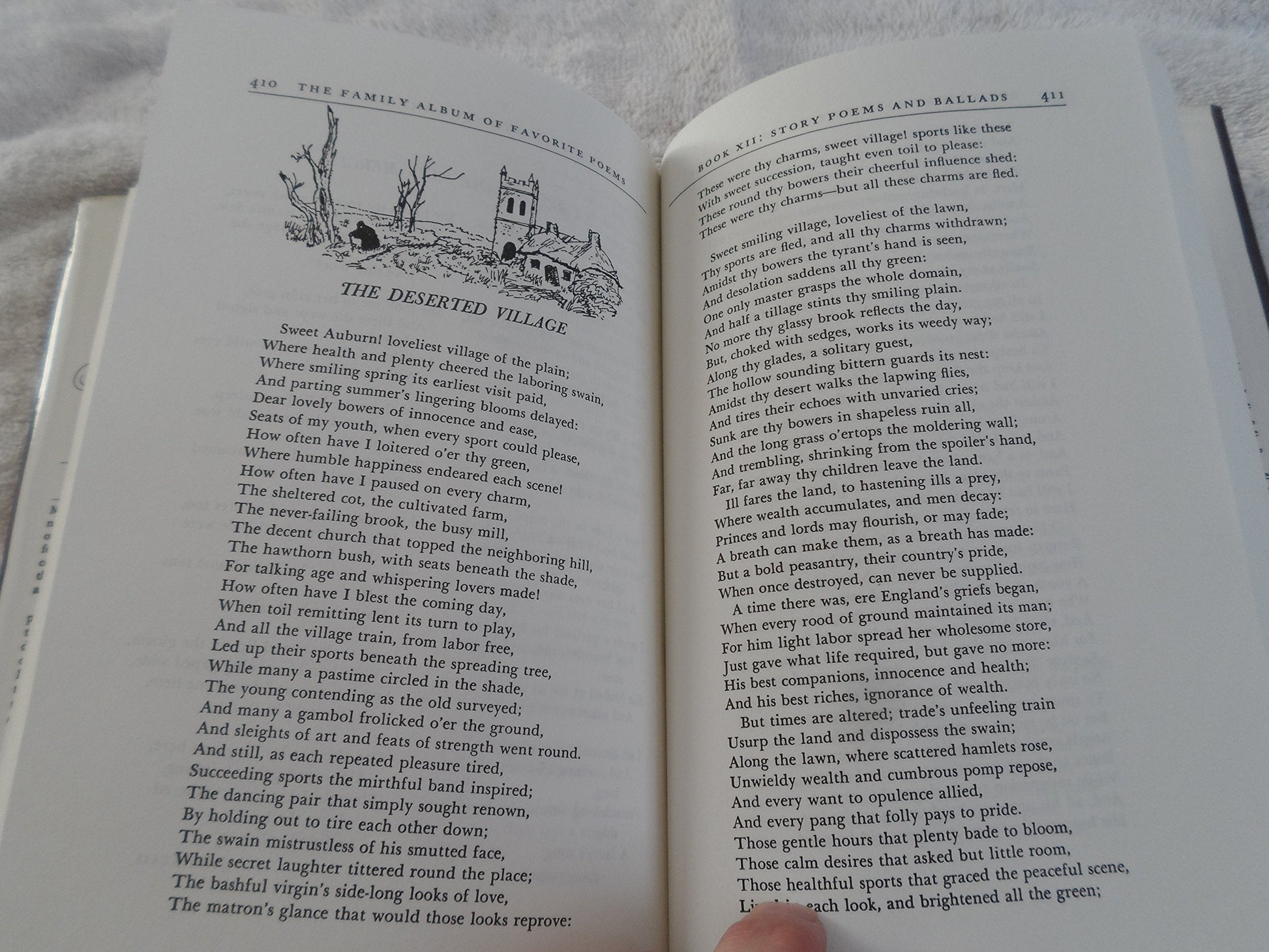 The Family Album of Favorite Poems used book depot