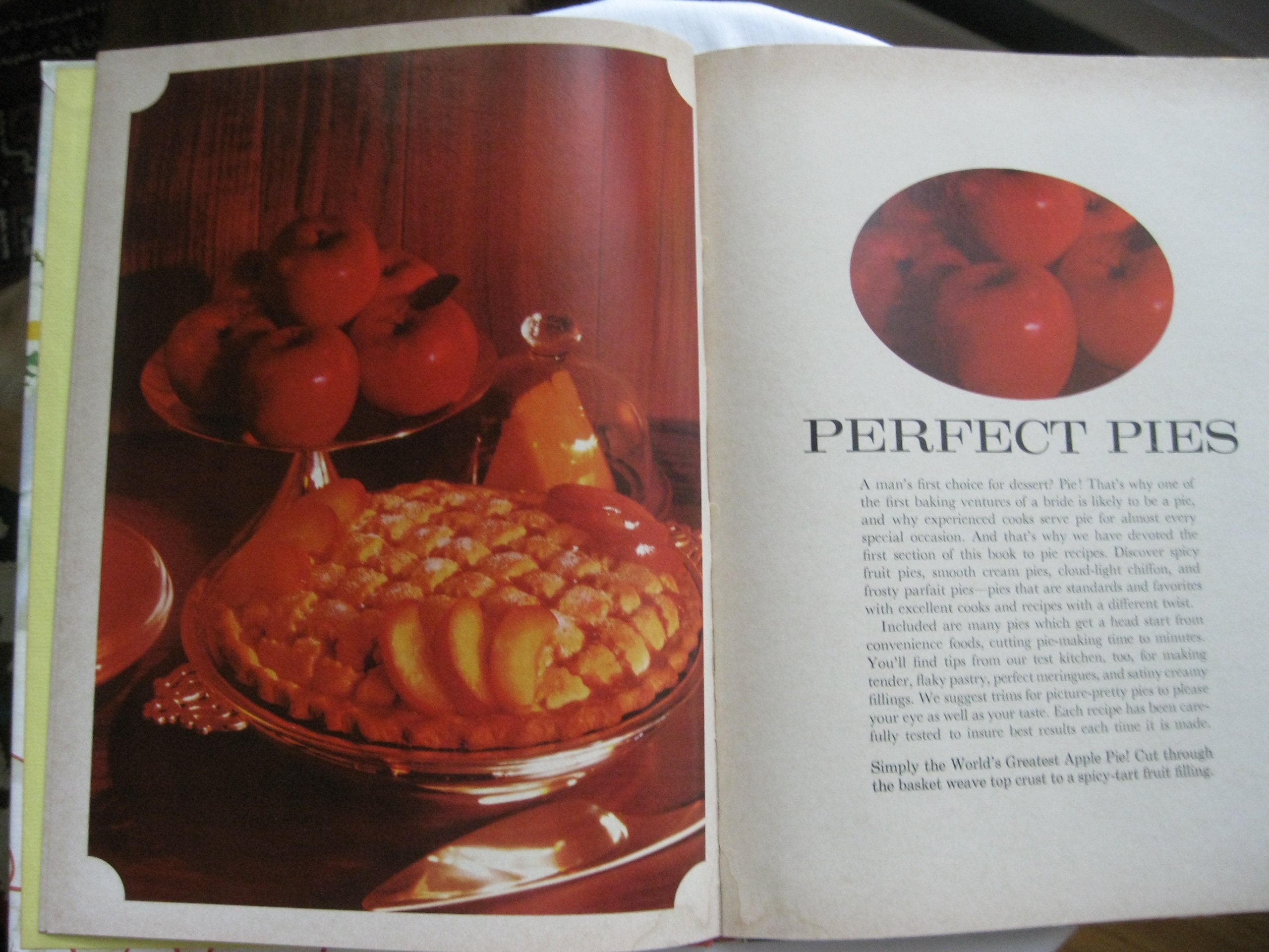 Better Homes and Gardens Pies and Cakes