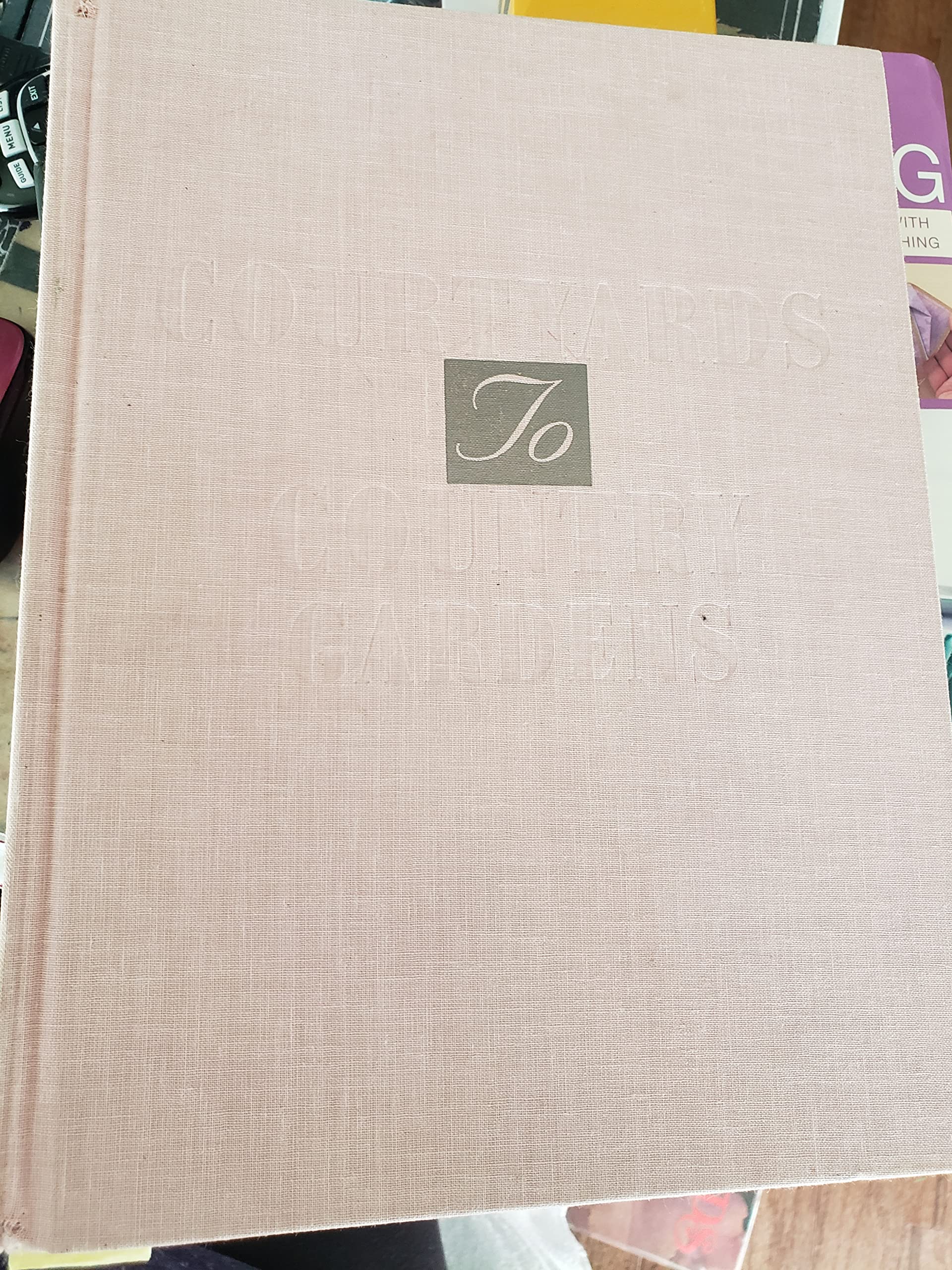 Country Living Gardener Courtyard Gardens used book depot