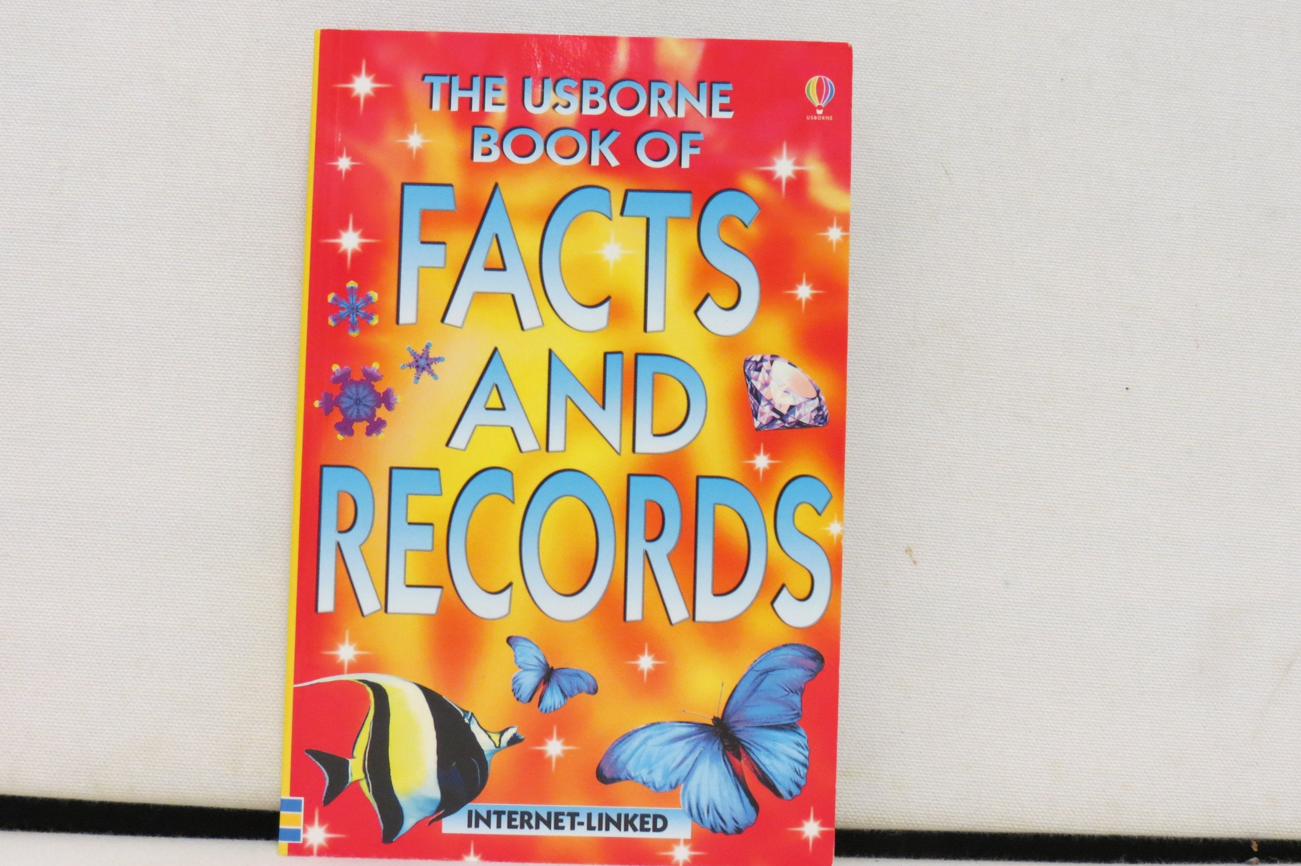 The Usborne Book of Facts and Records: Internet-Linked (Facts and Lists Internet Linked) used book depot